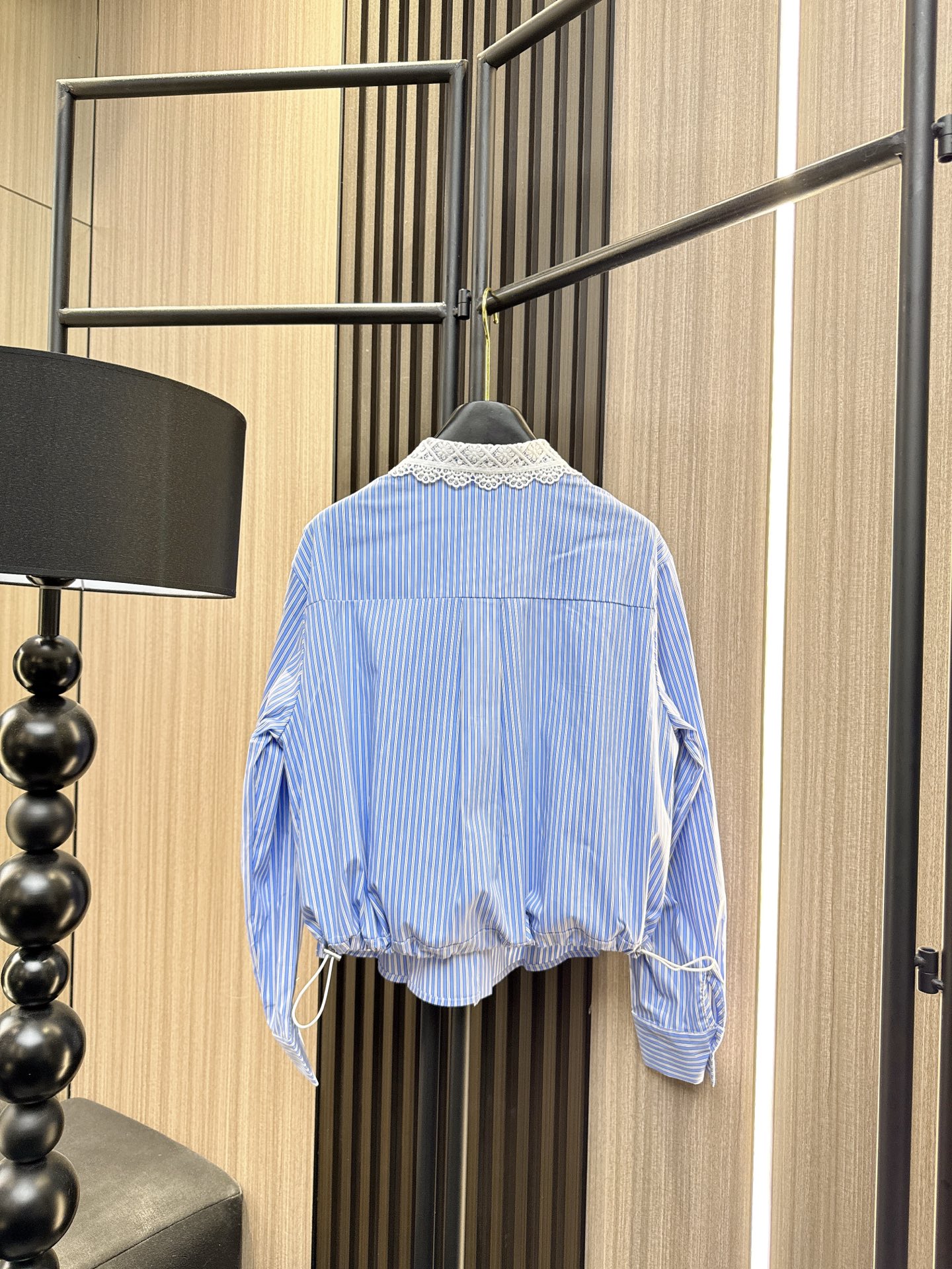 ✨✨✨伊莎贝尔✨✨✨2025秋冬新款💫刺绣翻领衬衫❤️ 精致花边拼接+立体刺绣工艺，百搭不挑身材！经典爆