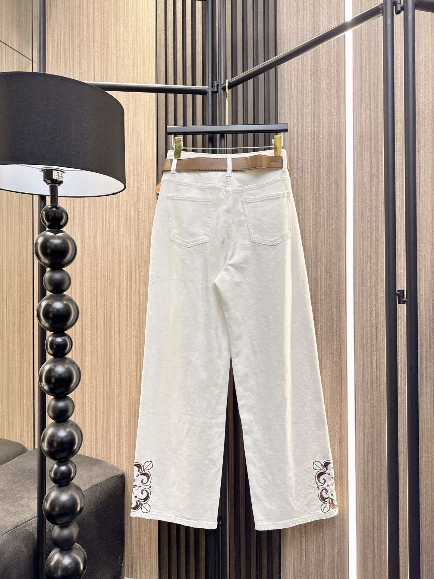 ✨✨✨伊莎贝尔✨✨✨2025秋冬新款💫【国风刺绣·潮范十足】全新上架裤脚国风刺绣直筒阔腿牛仔裤！精致刺绣
