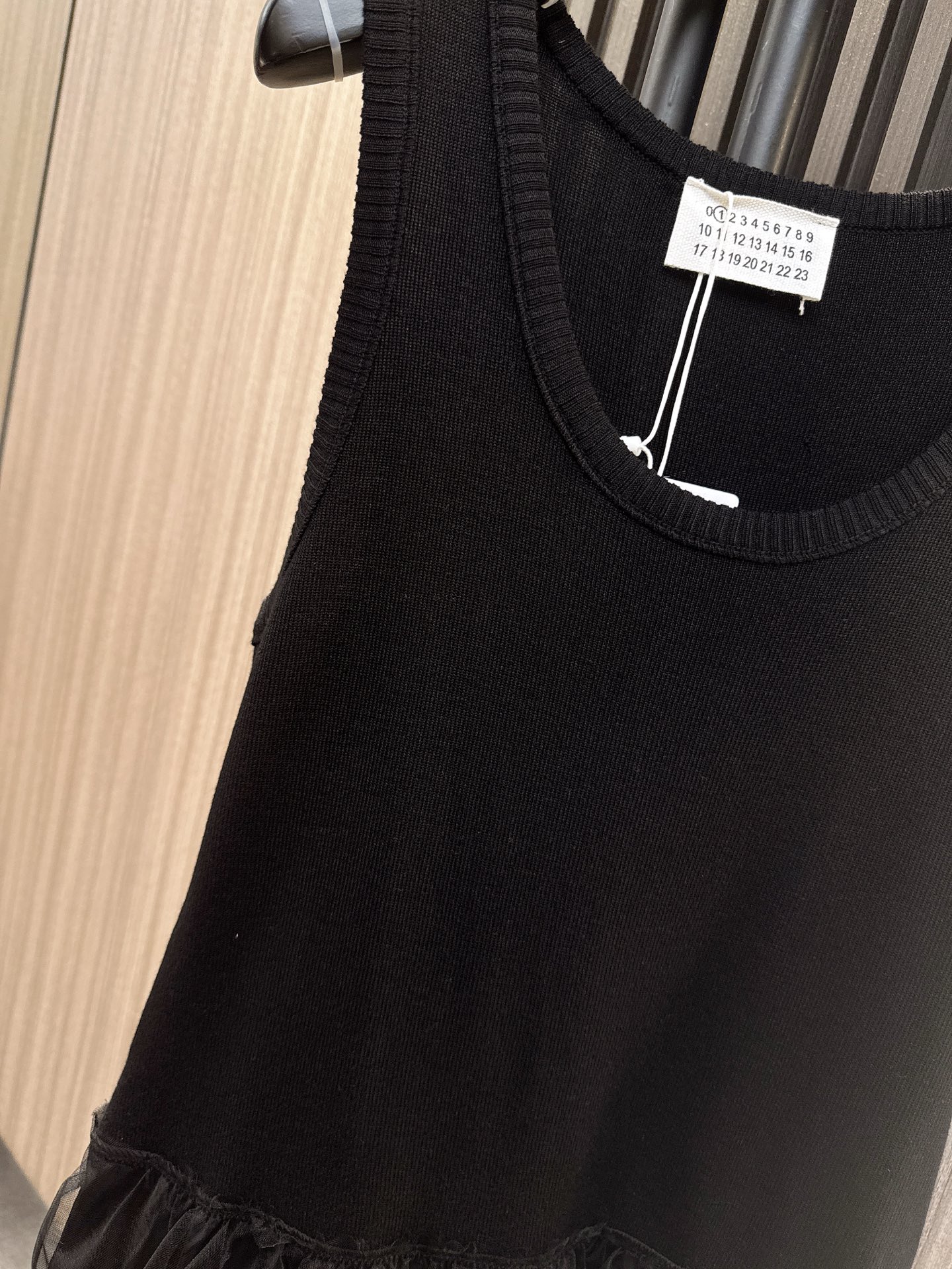 ✨✨✨玛吉拉✨✨✨2025秋冬新款连衣裙💫玛吉拉针织连衣裙 70%羊毛30%棉 高级质感 圆领设计简约大