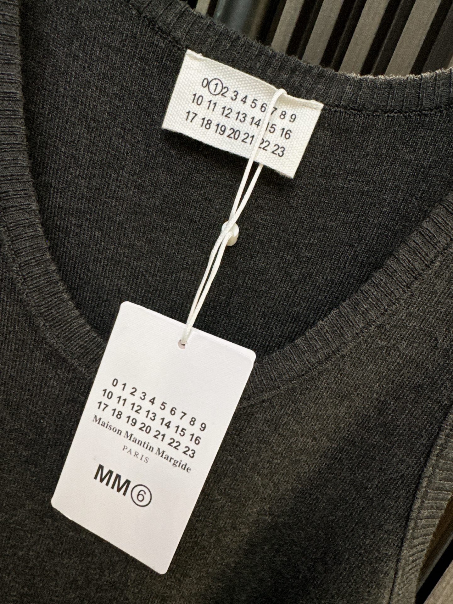 ✨✨✨玛吉拉✨✨✨2025秋冬新款连衣裙💫玛吉拉针织连衣裙 70%羊毛30%棉 高级质感 圆领设计简约大