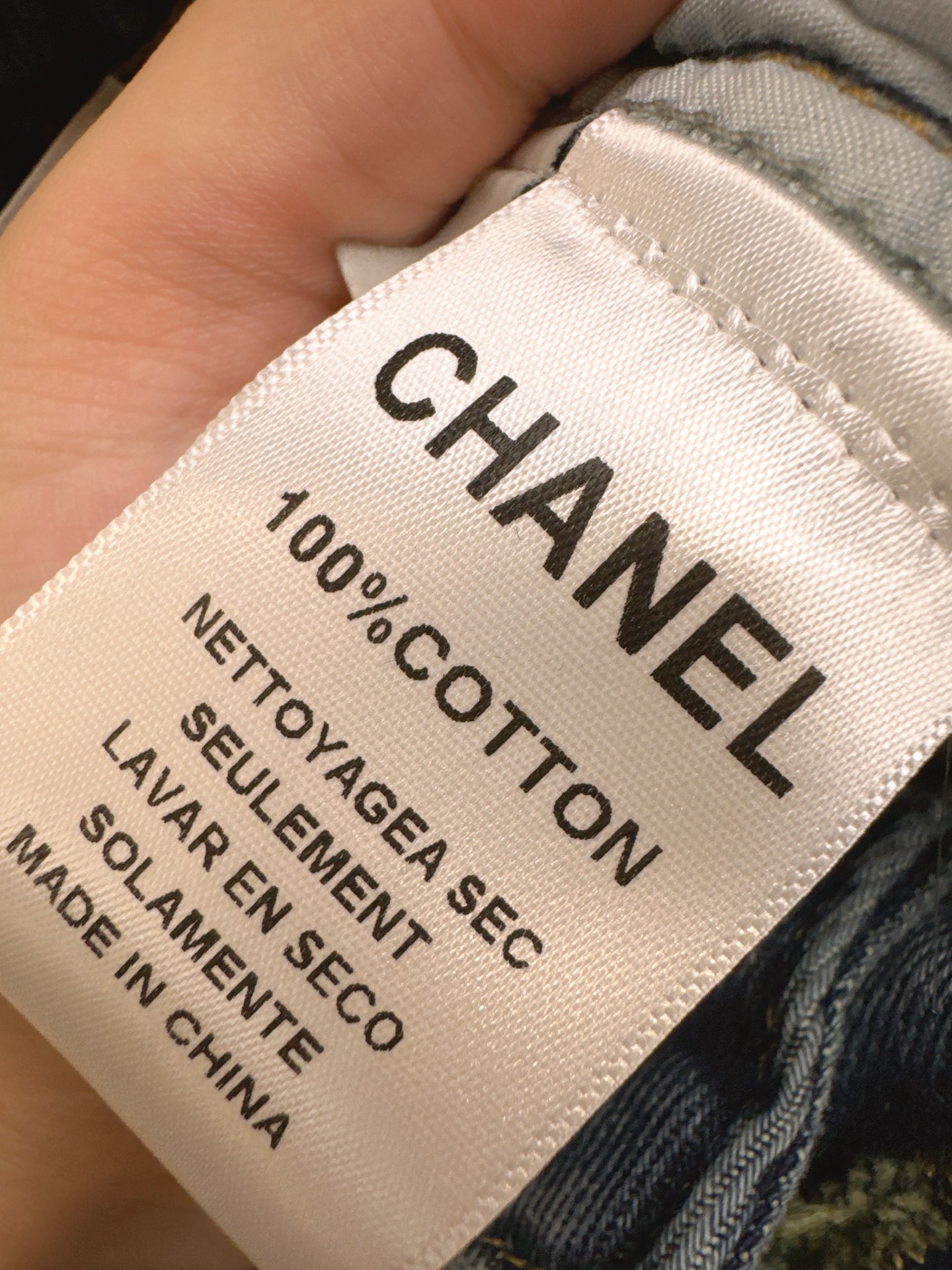 ✨✨✨小香✨✨✨2025秋冬新款💫小香风腰带Logo直筒牛仔裤✨ 🔥经典小香风金属扣腰带设计+立体剪裁直