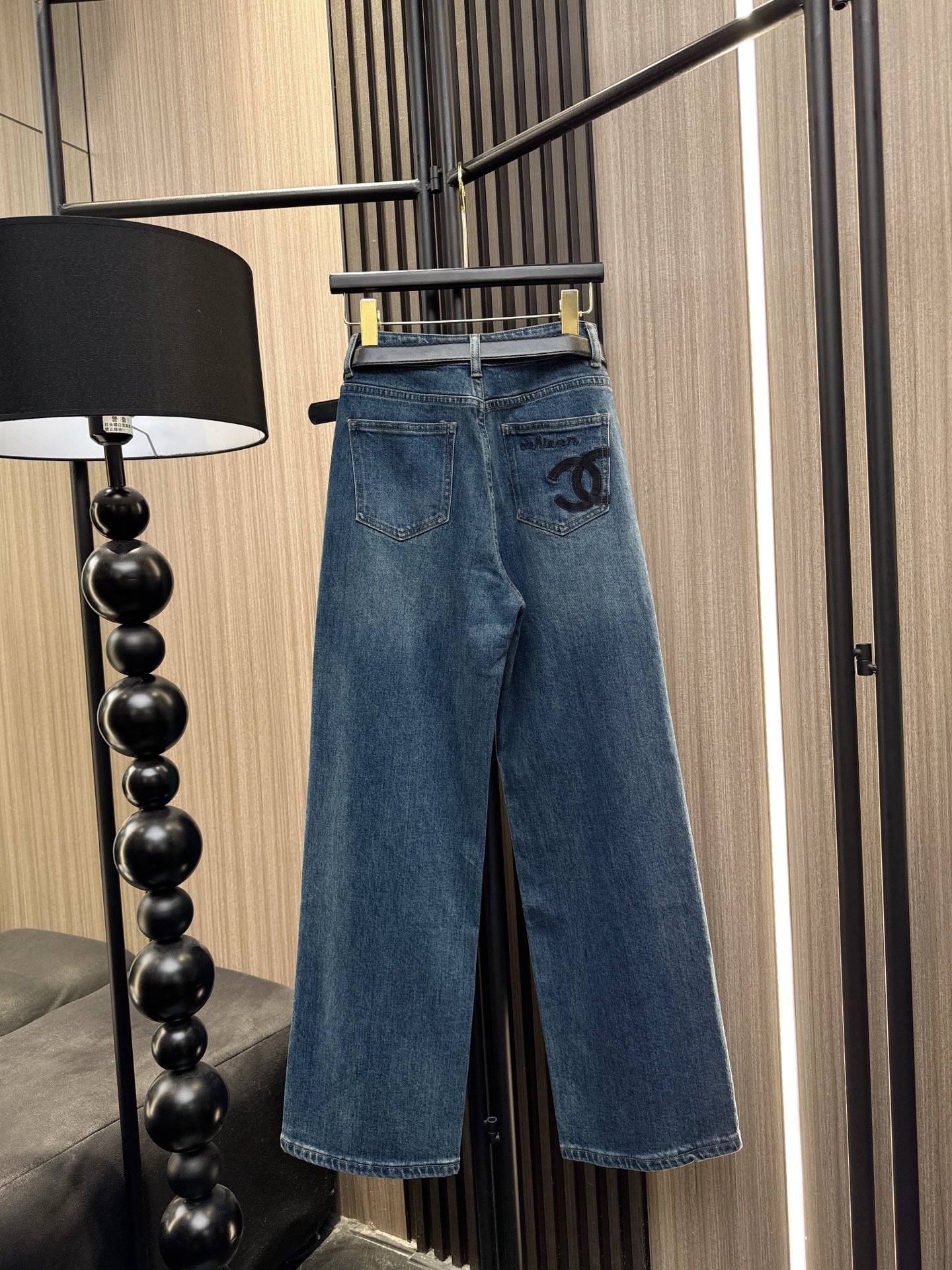 ✨✨✨小香✨✨✨2025秋冬新款💫小香风腰带Logo直筒牛仔裤✨ 🔥经典小香风金属扣腰带设计+立体剪裁直