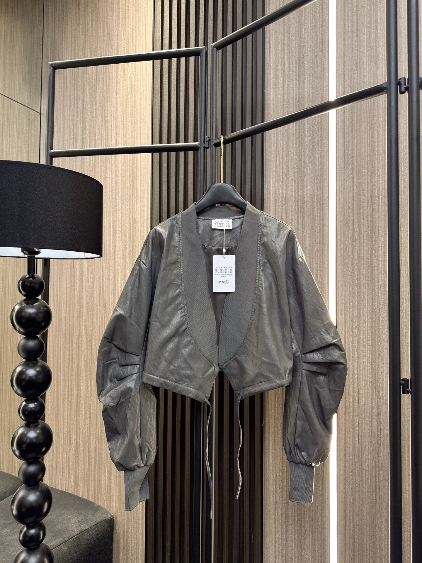 ✨✨✨玛吉拉✨✨✨【2025秋冬重磅上新】玛吉拉风PU皮外套，高级感不撞款！螺纹拼接+溜肩设计，慵懒又显