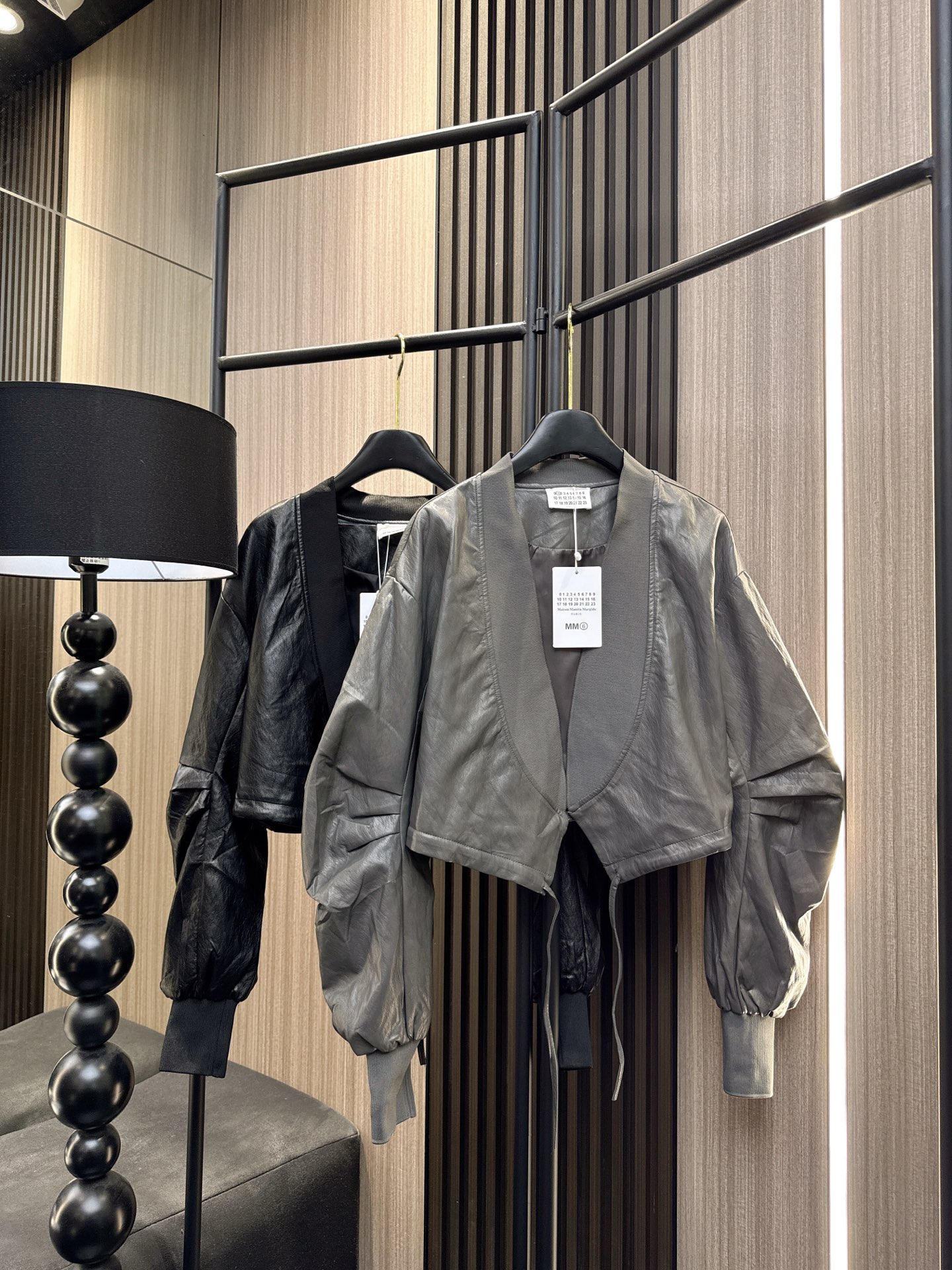 ✨✨✨玛吉拉✨✨✨【2025秋冬重磅上新】玛吉拉风PU皮外套，高级感不撞款！螺纹拼接+溜肩设计，慵懒又显