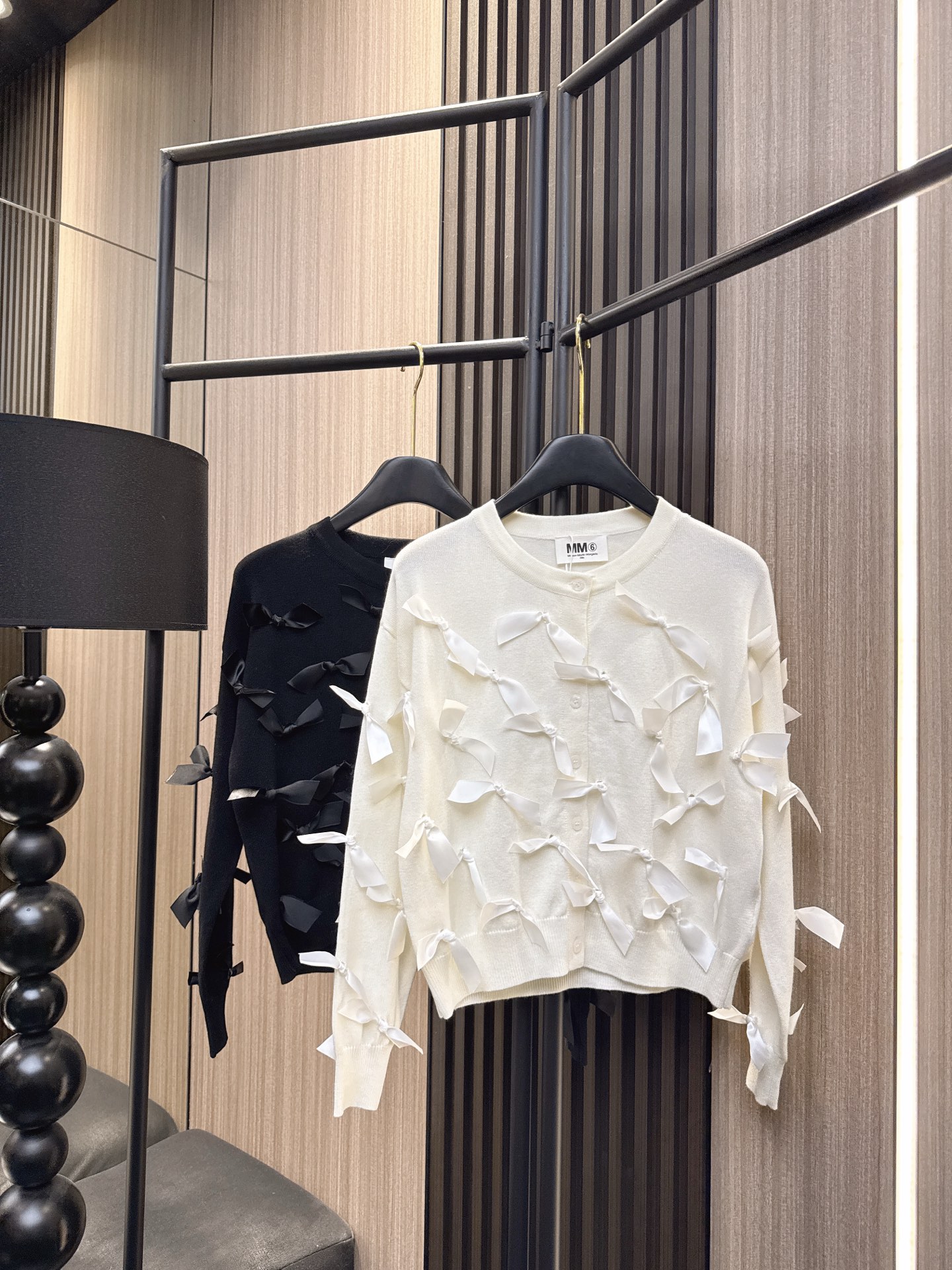 ✨✨✨MM6✨✨✨ 【2025秋冬爆款】70%羊毛30%棉蝴蝶结开衫！精选优质羊毛混纺面料，柔软亲肤又保