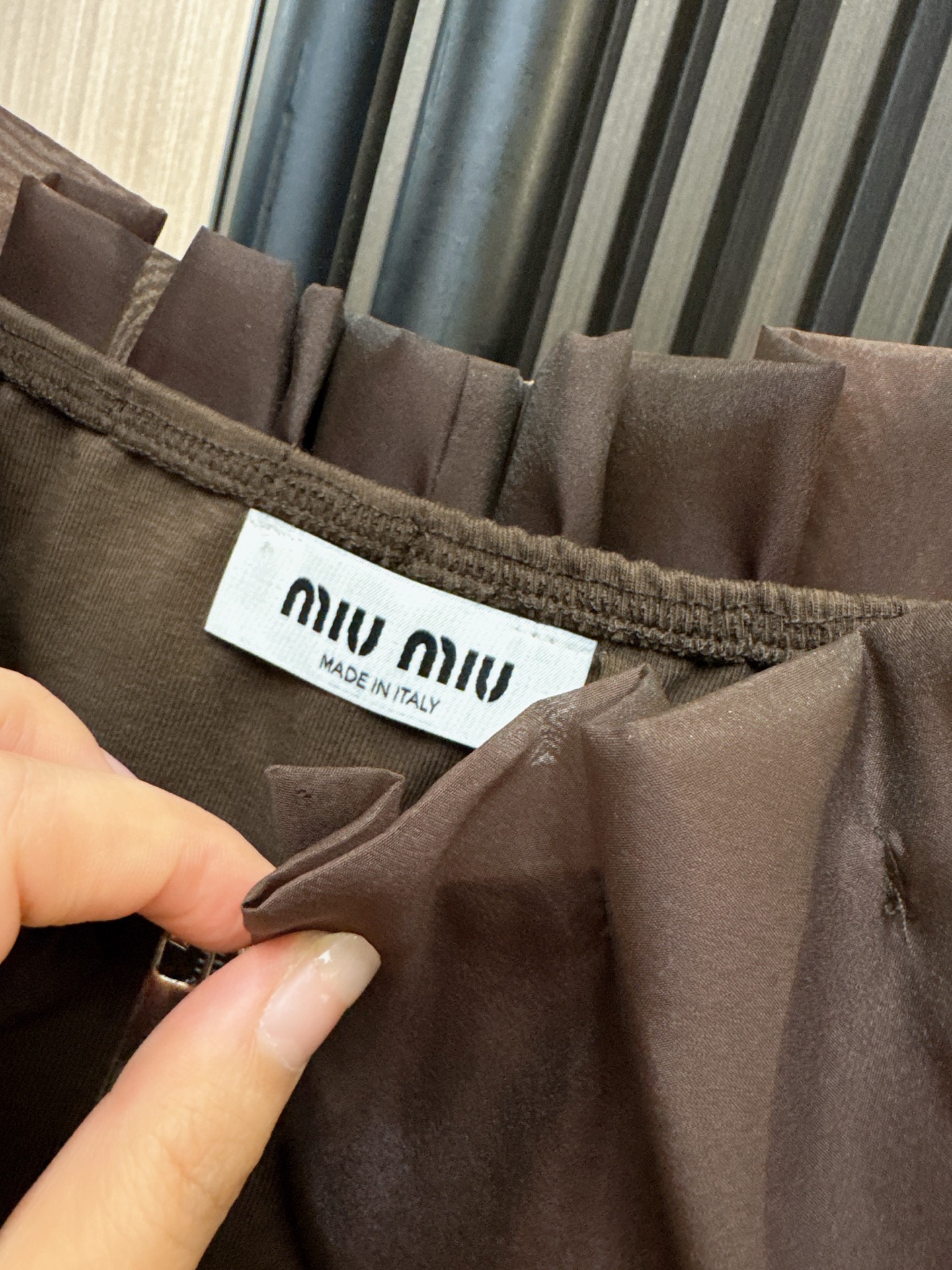 ✨✨✨miumiu✨✨✨2025秋冬新款💫 褶皱荷叶领拼接拉链开衫！💖 温柔荷叶边设计，精致褶皱细节，瞬