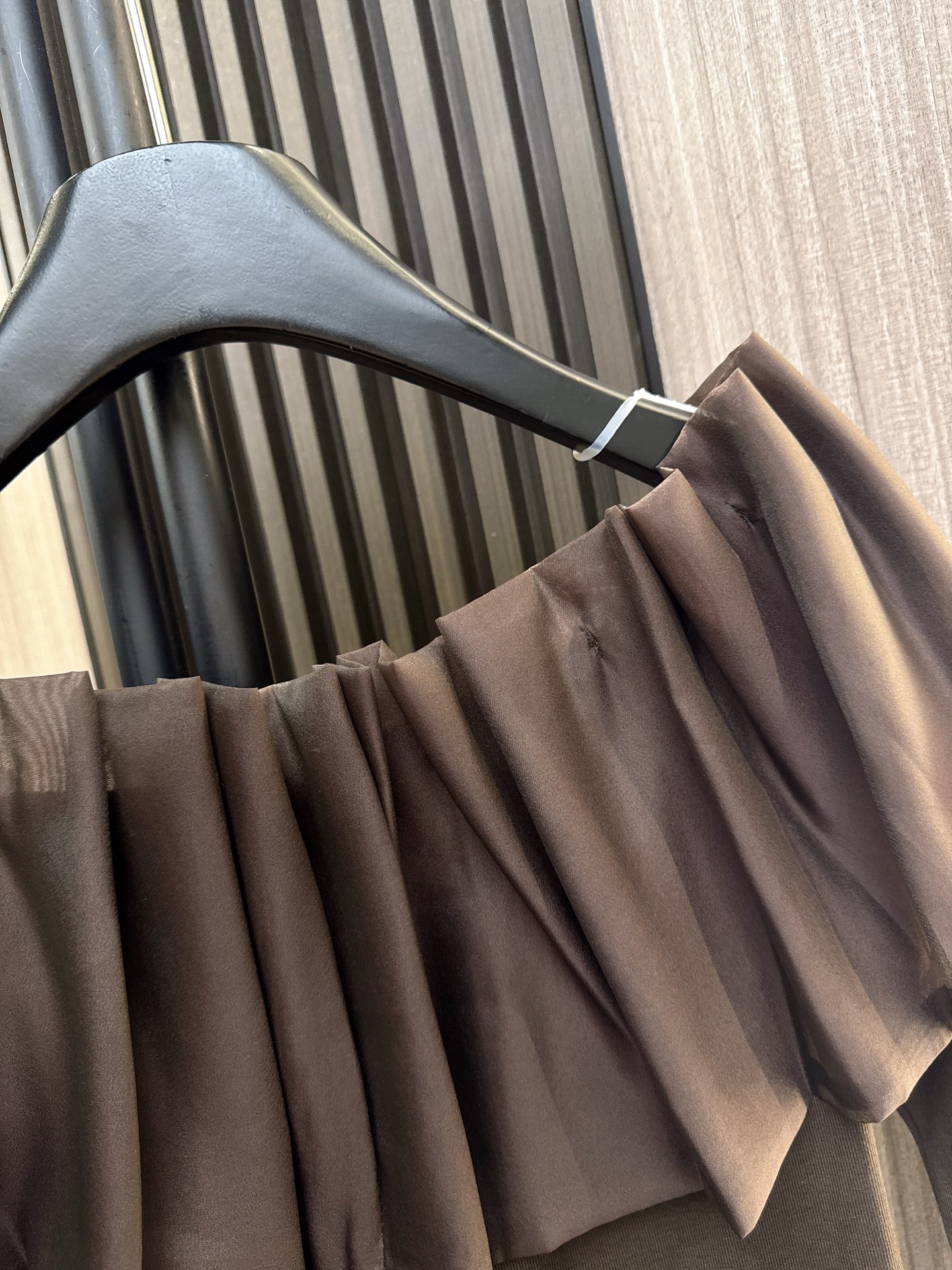 ✨✨✨miumiu✨✨✨2025秋冬新款💫 褶皱荷叶领拼接拉链开衫！💖 温柔荷叶边设计，精致褶皱细节，瞬