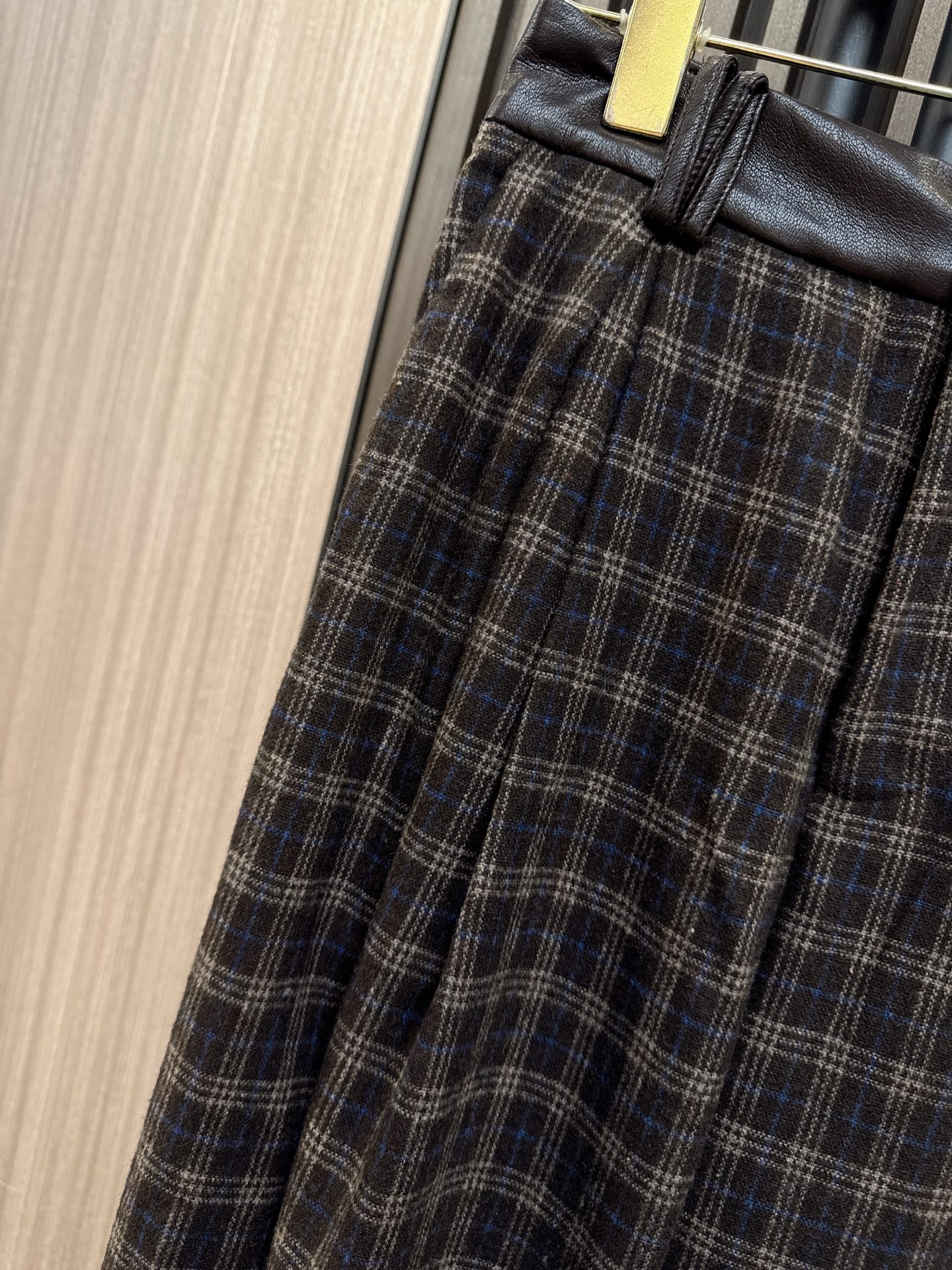 ✨✨✨LOEWE✨✨✨ 【2025秋冬时尚百搭新款】LOEWE30羊毛70棉混纺直筒长裤！精选高品质羊毛