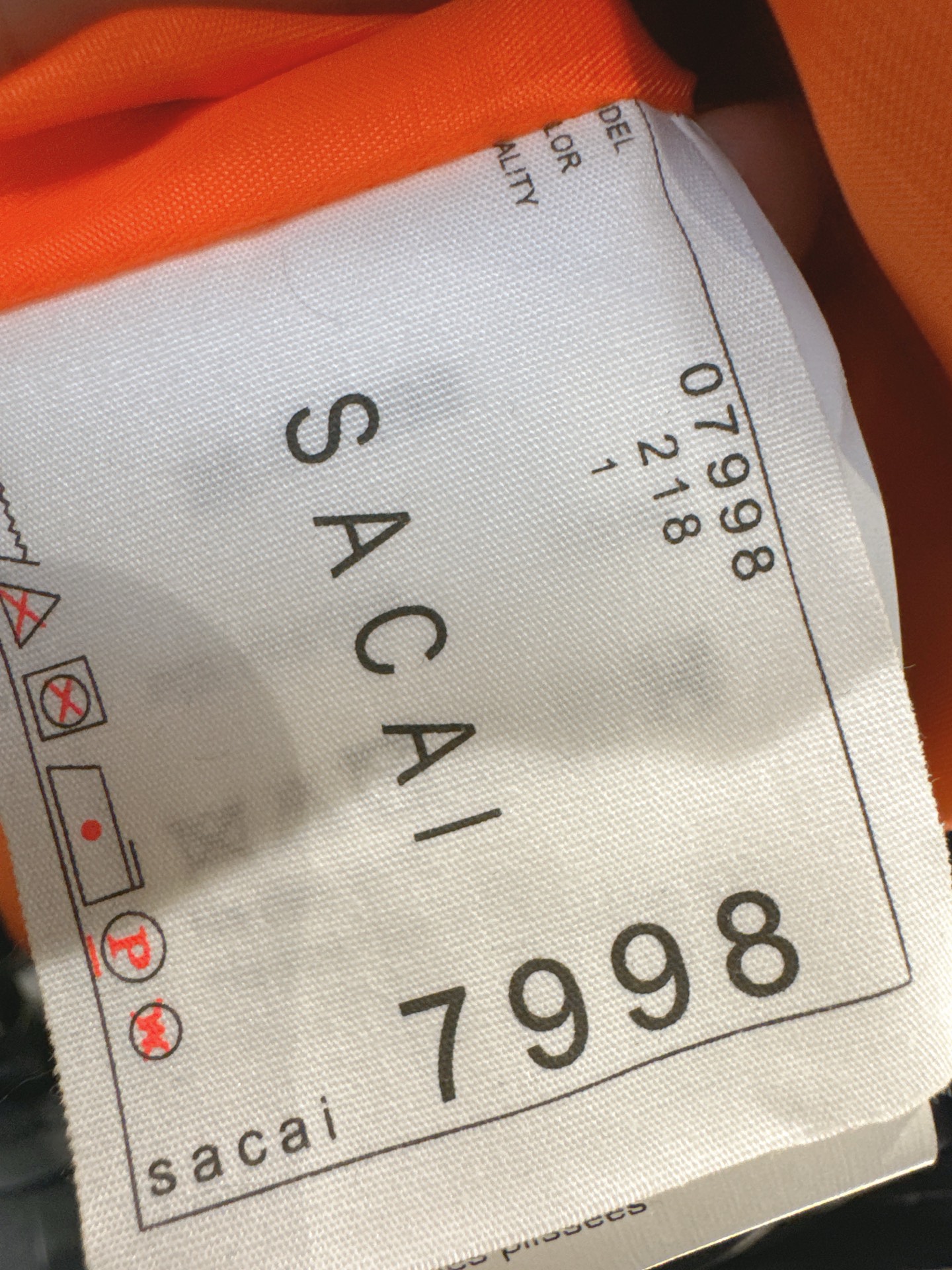 ✨✨✨Sacai✨✨✨ 2025秋冬新款💫这款涤纶面料半开拉链拼接鱼尾下摆棒球服，完美融合运动活力与设计
