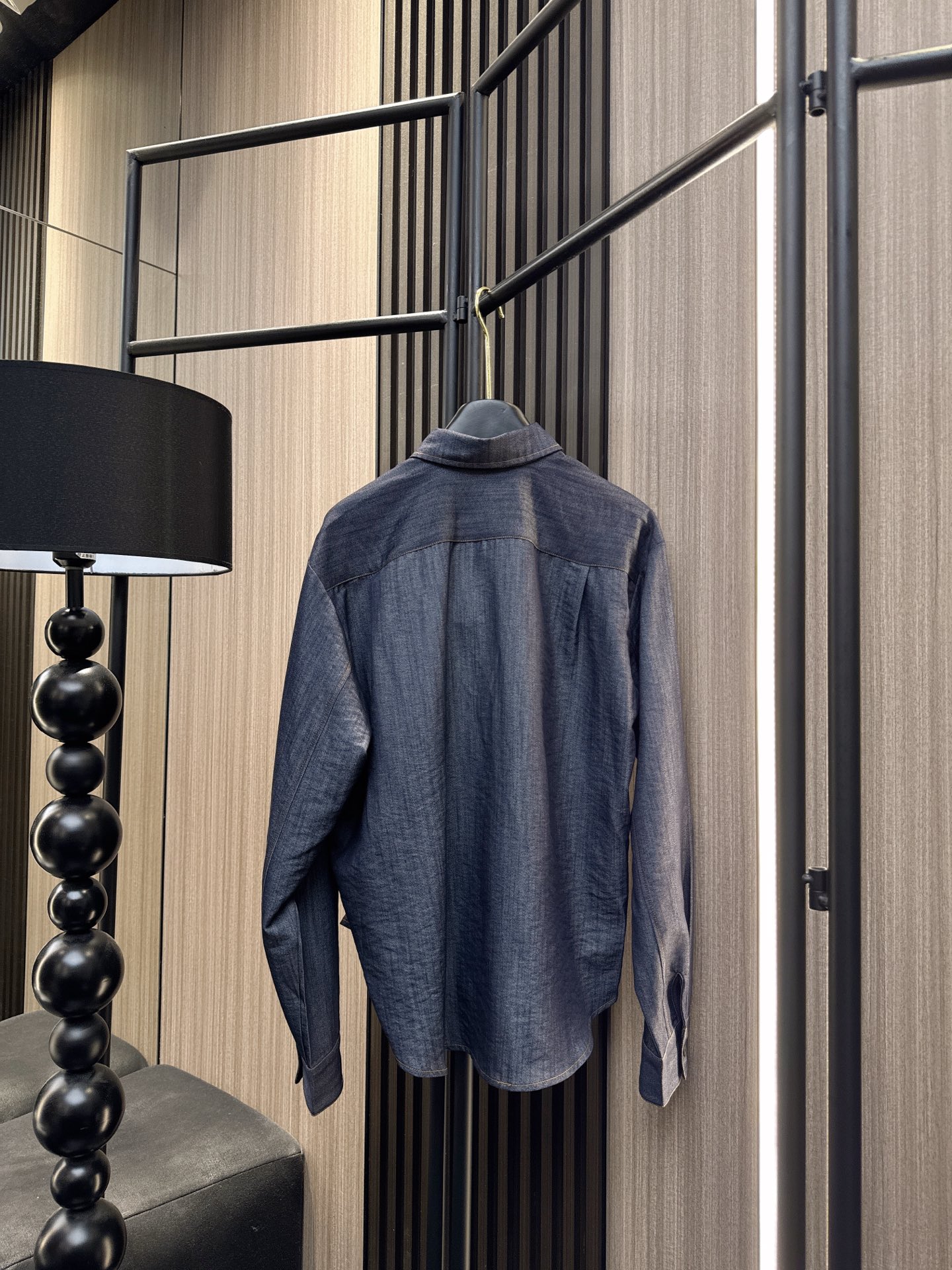 ✨✨✨MM6✨✨✨ 2025秋冬新款💫浪漫必备！胸前立体花朵拼接明线翻领长袖衬衫，简约不失设计感。精选优