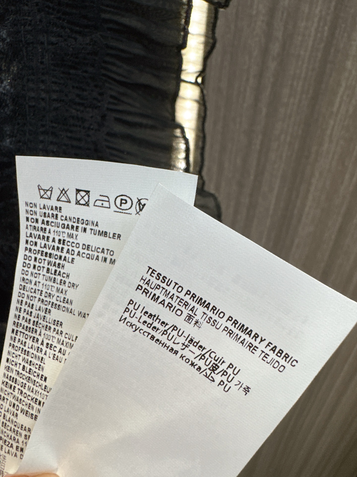 ✨✨✨MM6✨✨✨ 【2025秋冬爆款】PU拼接网纱马甲强势登场！后背开叉设计+网纱灯袖拼接，暗黑系廓形