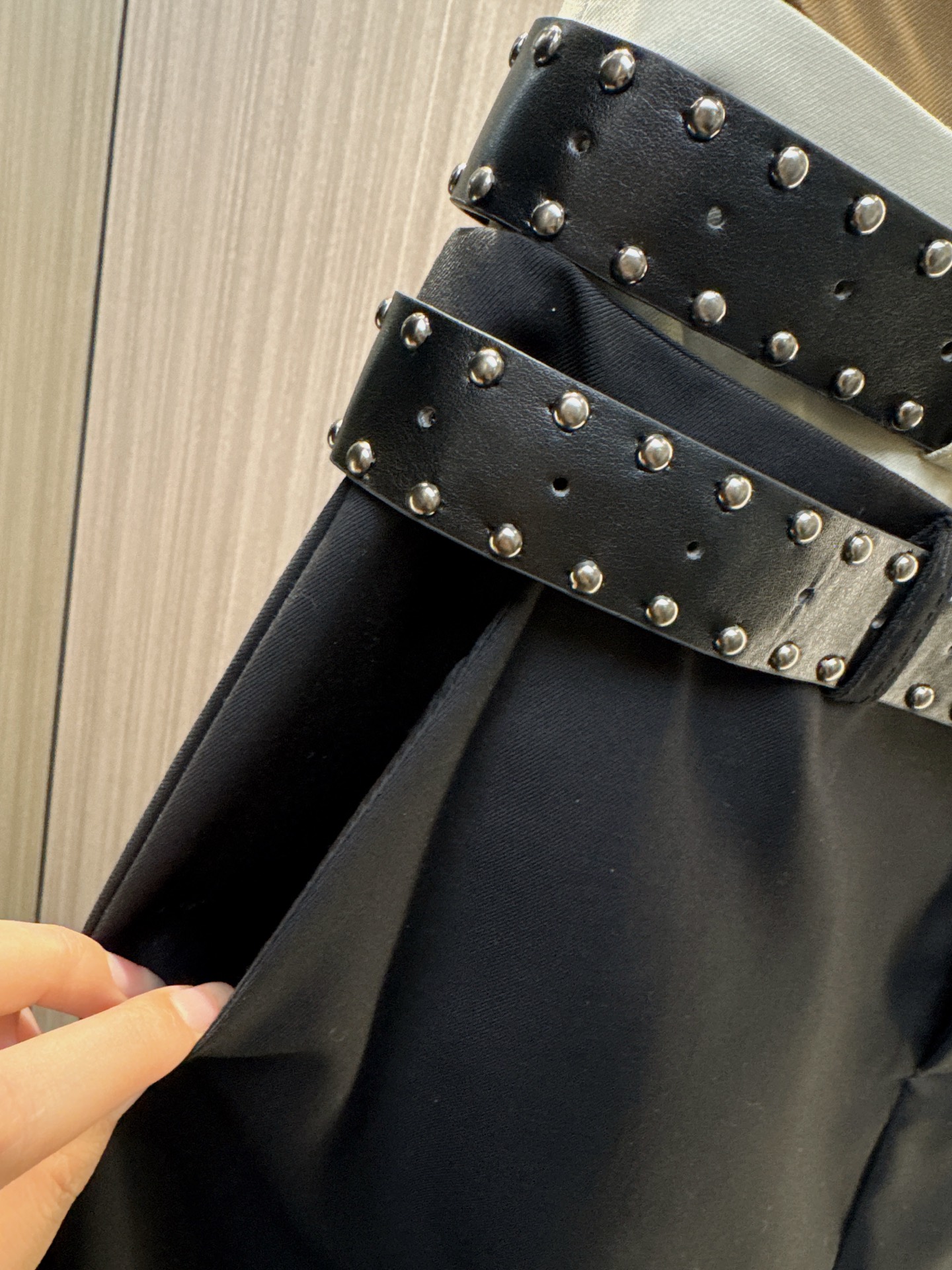 ✨✨✨伊莎贝尔✨✨✨ 【2025秋冬新品爆款】铆钉皮带双层腰拼接半裙，演绎街头朋克风！精选优质面料，双层