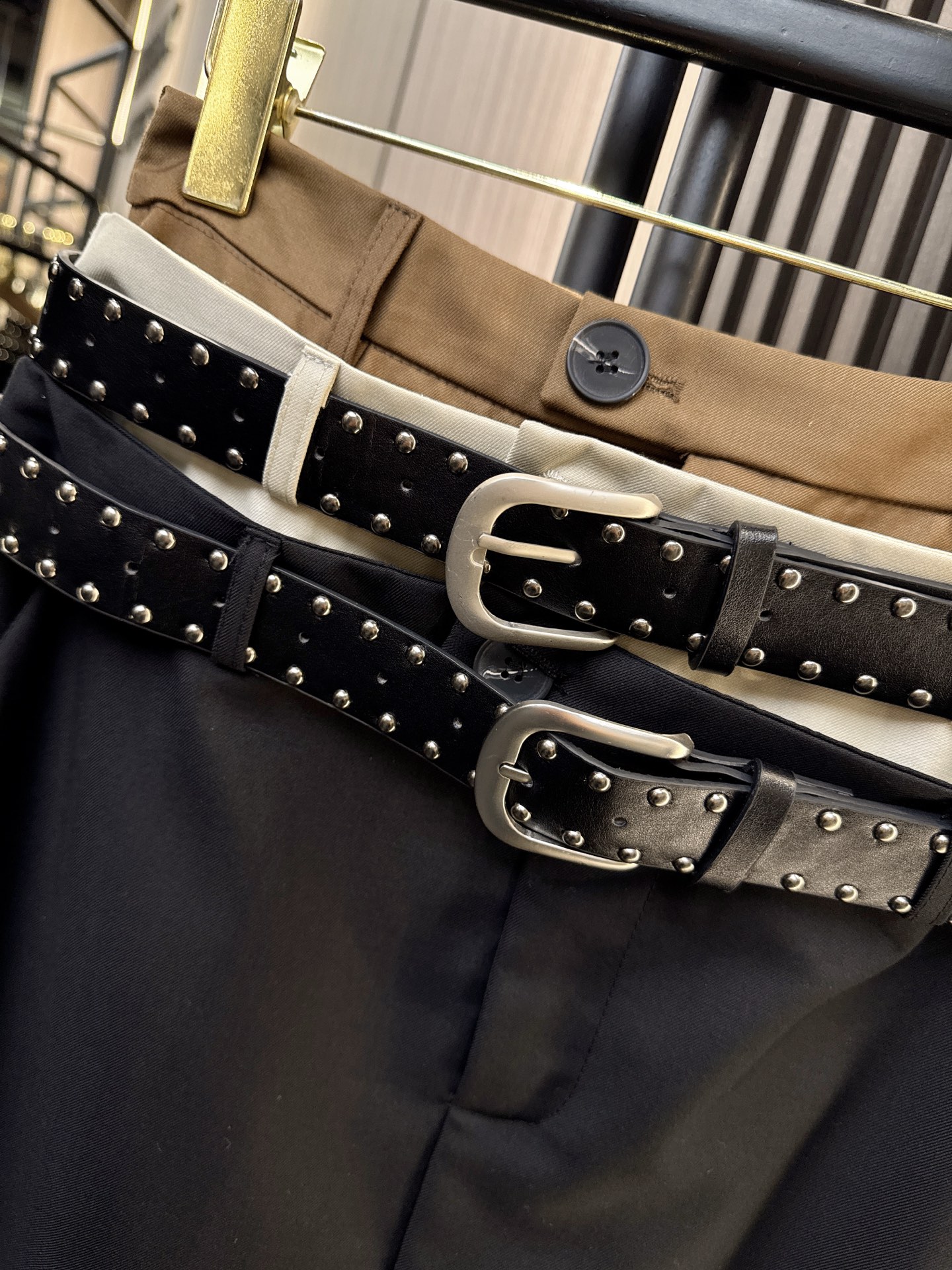 ✨✨✨伊莎贝尔✨✨✨ 【2025秋冬新品爆款】铆钉皮带双层腰拼接半裙，演绎街头朋克风！精选优质面料，双层