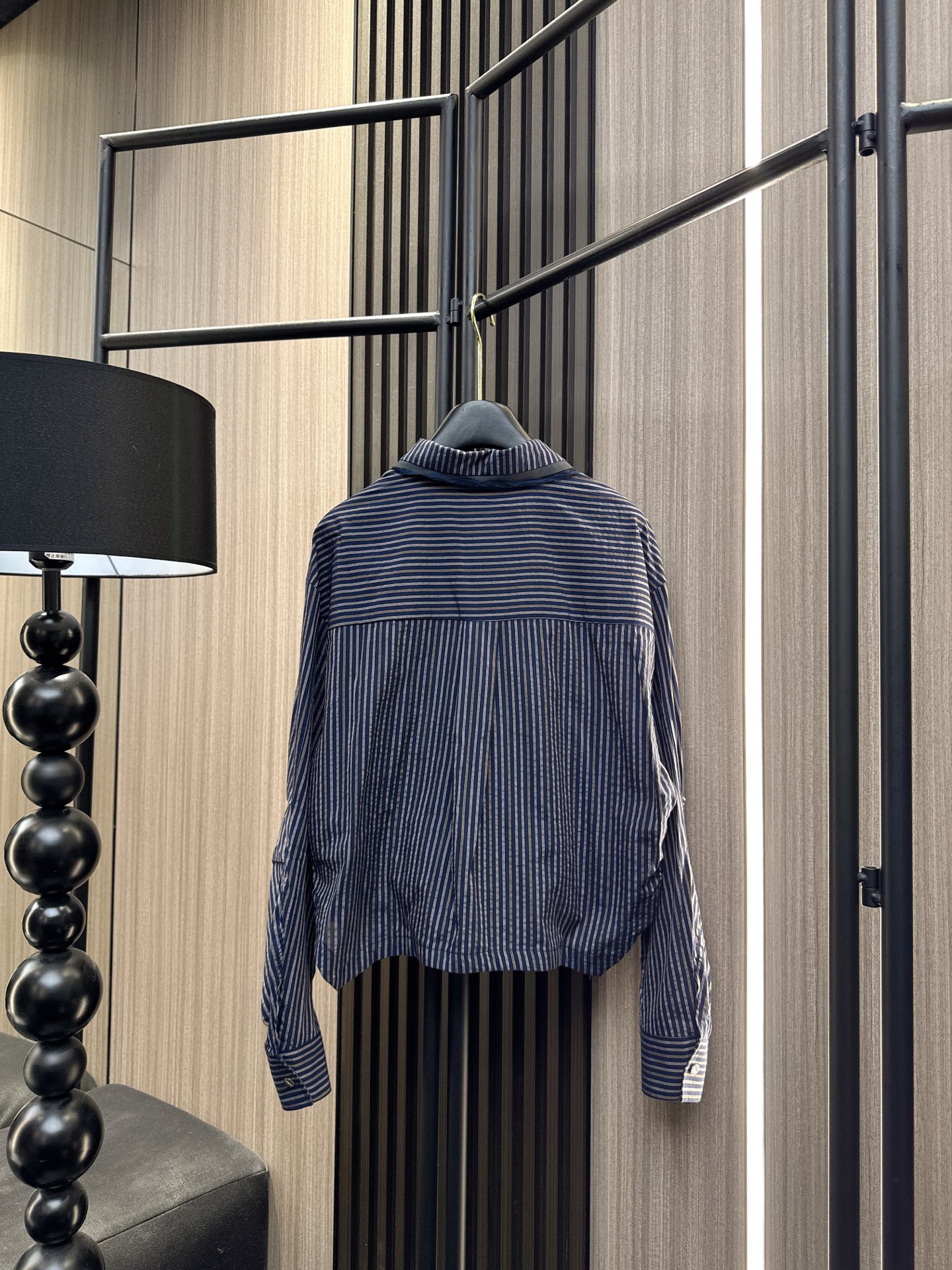 ✨✨✨QOY✨✨✨ 2025秋冬新款💫时尚与个性并存！纽扣领带不规则下摆翻领衬衫，为你的日常穿搭增添一抹