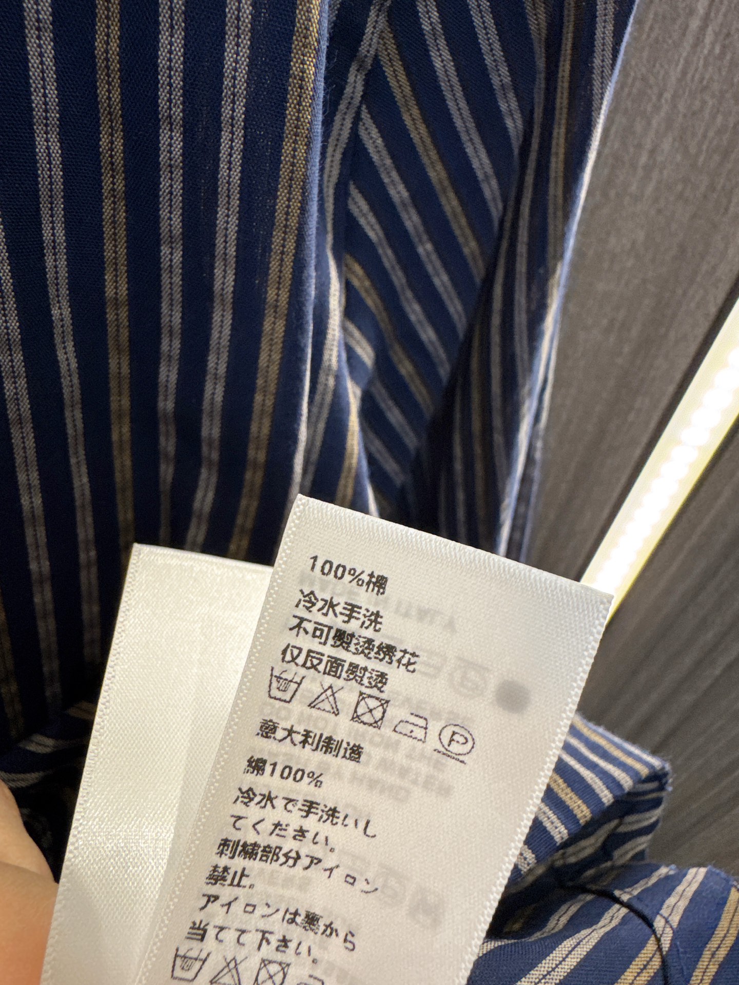 ✨✨✨QOY✨✨✨ 2025秋冬新款💫时尚与个性并存！纽扣领带不规则下摆翻领衬衫，为你的日常穿搭增添一抹