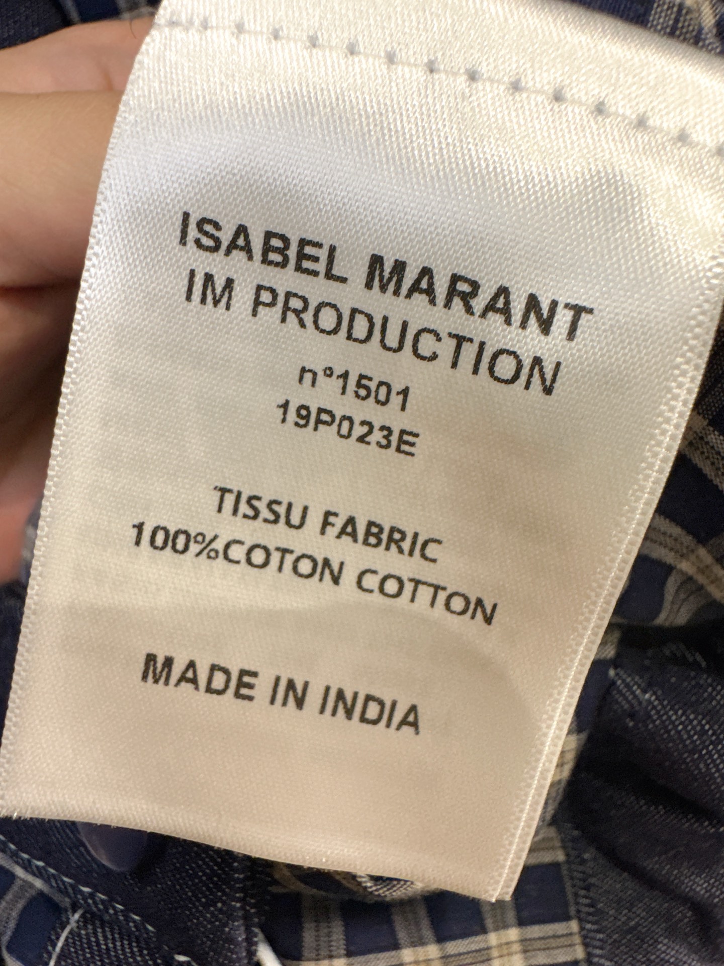 ✨✨✨伊莎贝尔✨✨✨ 2025秋冬新款💫一款让人眼前一亮的钩花翻领拼接格子衬衫，完美融合了优雅与俏皮的气