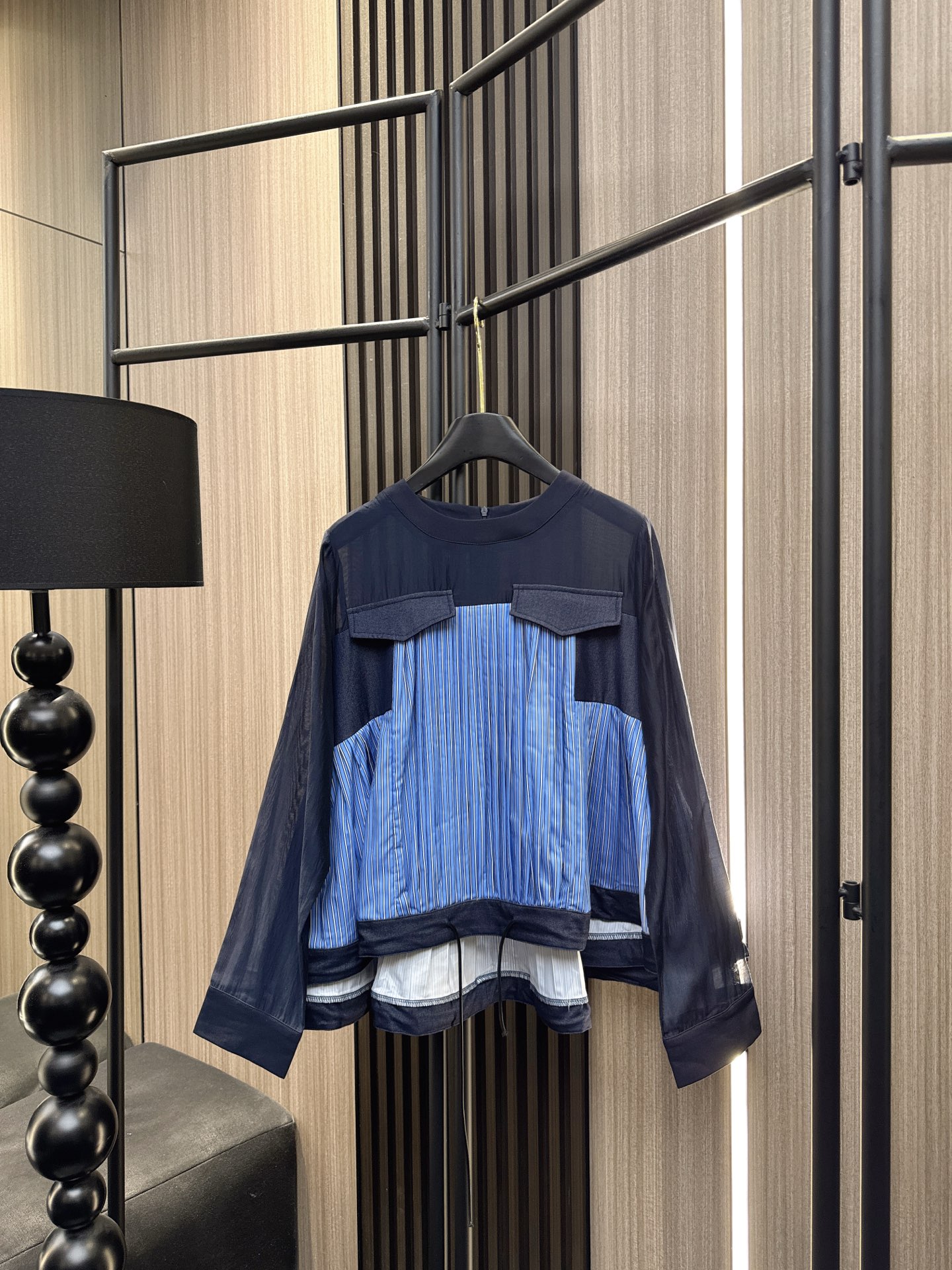 ✨✨✨Sacai✨✨✨ 2025秋冬新款撞色拼接×立体剪裁百褶A字版型，抽绳设计一拉秒变辣妹。🔥三个色S