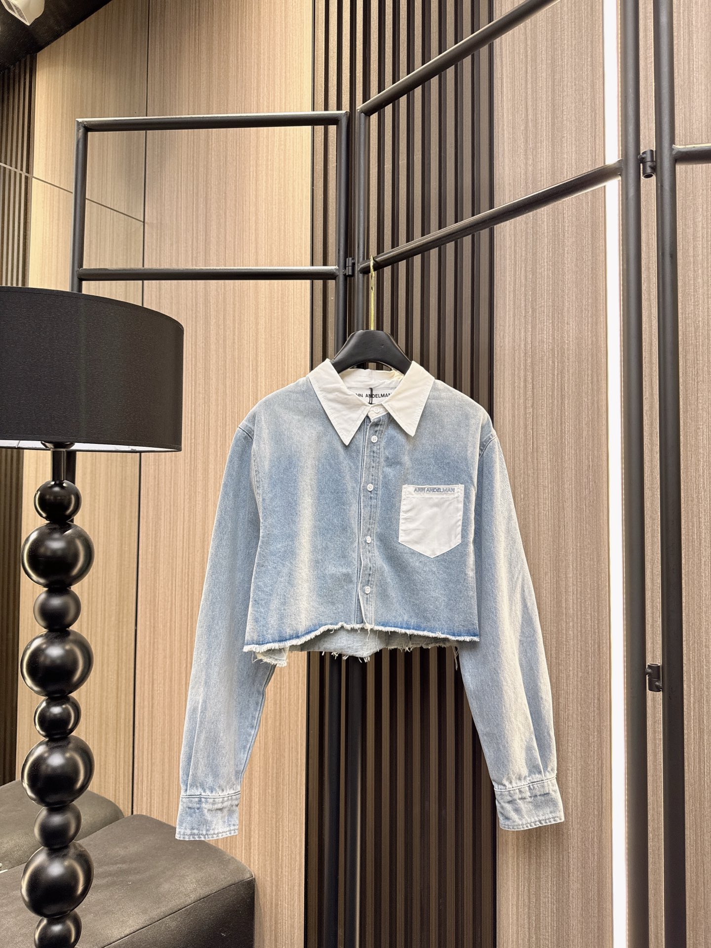 ✨✨✨ANN✨✨✨ 【ANN2025秋冬新款】叛逆街头风来袭！毛边下摆×撞色翻领设计，这款拼接牛仔外套将