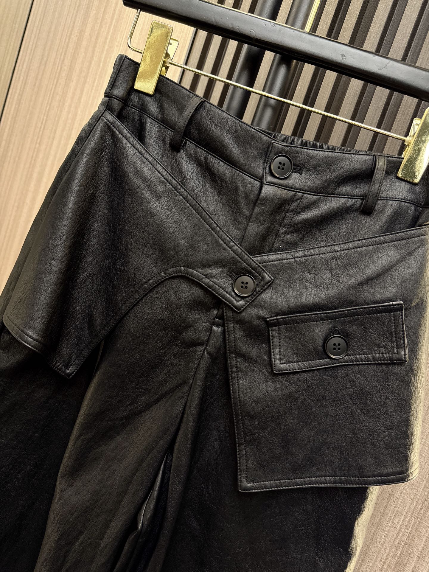 ✨✨✨ACNE✨✨✨ 2025秋冬新款💫新潮PU皮假两件七分裤，时尚百搭显瘦神器！精选优质PU皮面料，挺