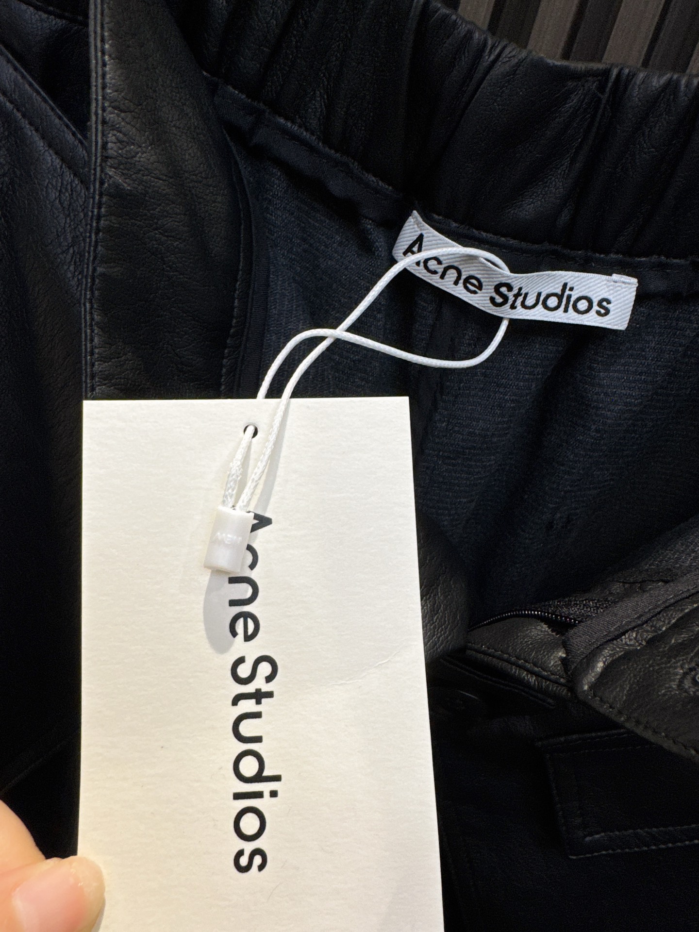 ✨✨✨ACNE✨✨✨ 2025秋冬新款💫新潮PU皮假两件七分裤，时尚百搭显瘦神器！精选优质PU皮面料，挺