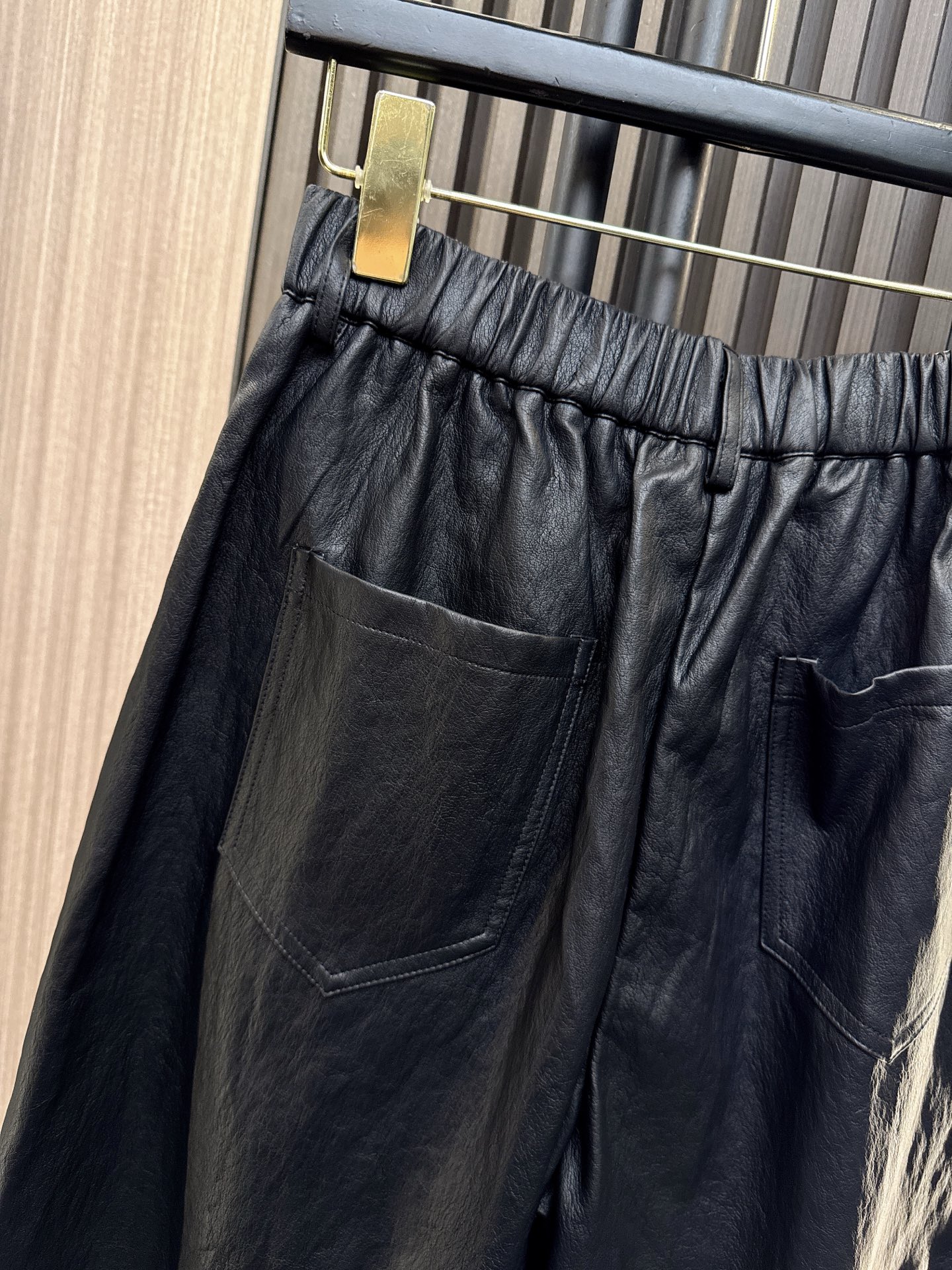 ✨✨✨ACNE✨✨✨ 2025秋冬新款💫新潮PU皮假两件七分裤，时尚百搭显瘦神器！精选优质PU皮面料，挺