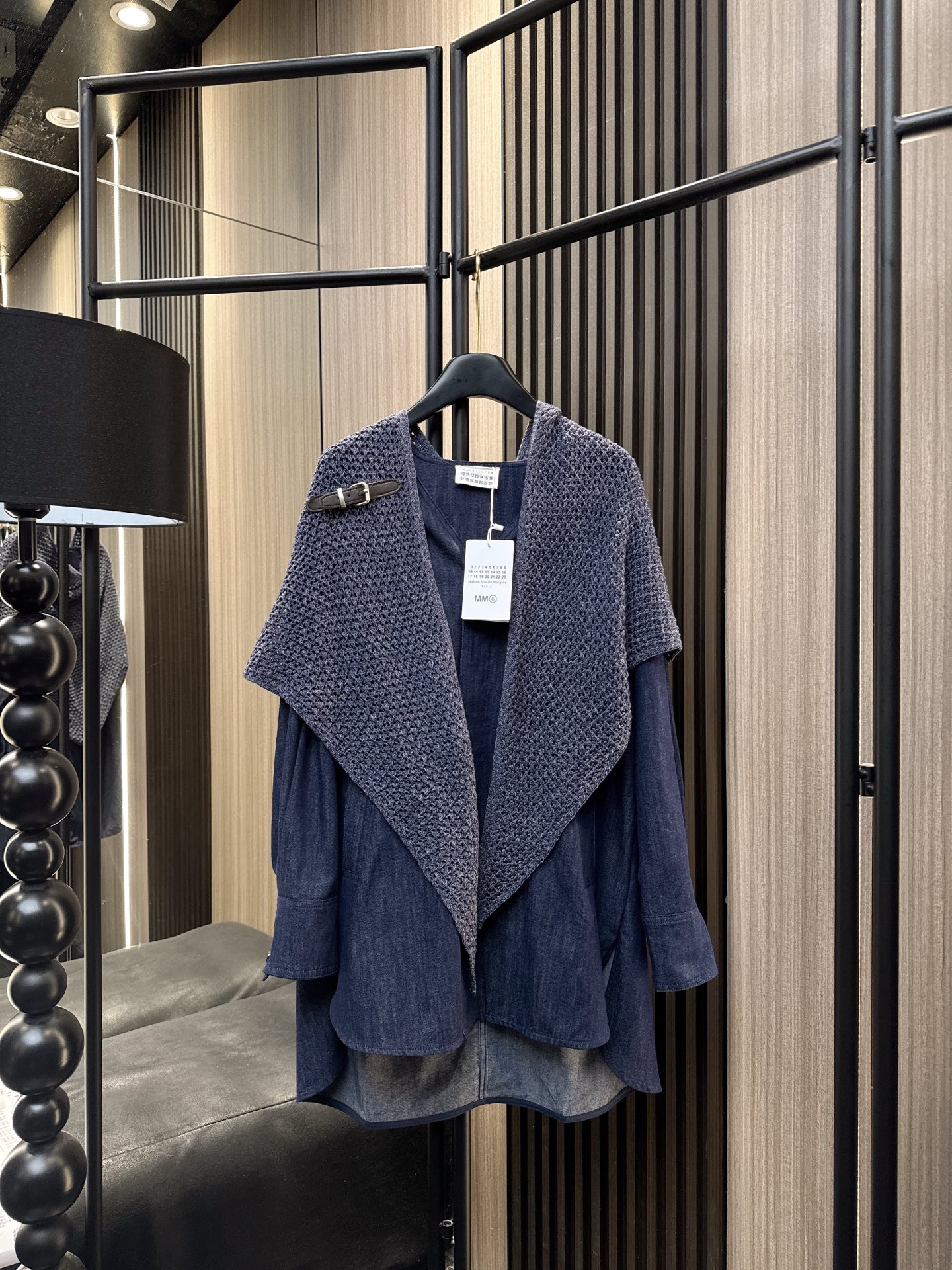 ✨✨✨玛吉拉✨✨✨ 2025秋冬新款💫时尚女孩必入！玛吉拉大三角披巾+V领牛仔外套两件套，一衣多穿超实用