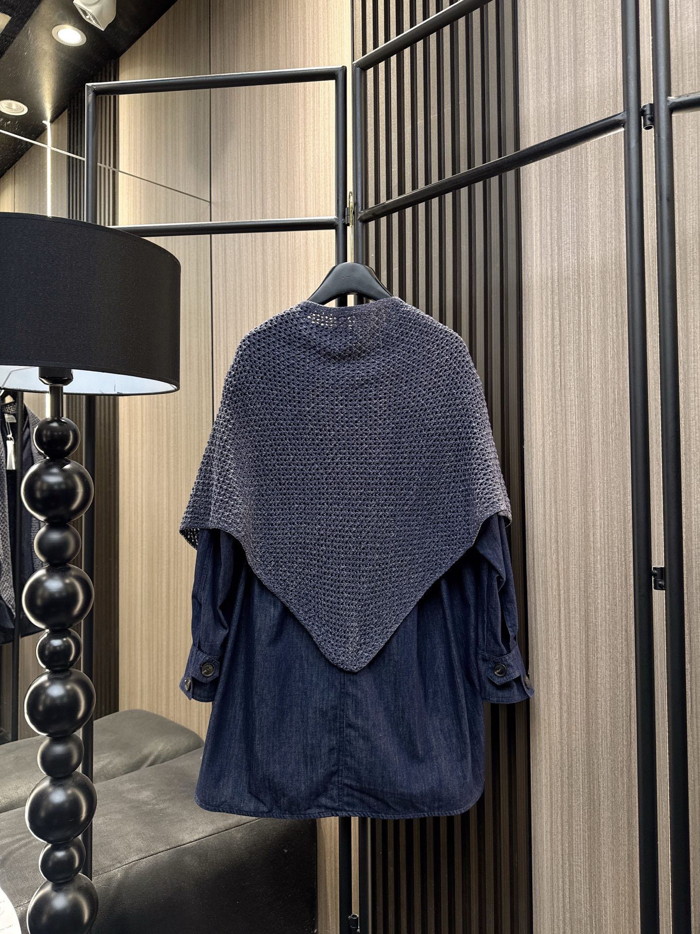 ✨✨✨玛吉拉✨✨✨ 2025秋冬新款💫时尚女孩必入！玛吉拉大三角披巾+V领牛仔外套两件套，一衣多穿超实用