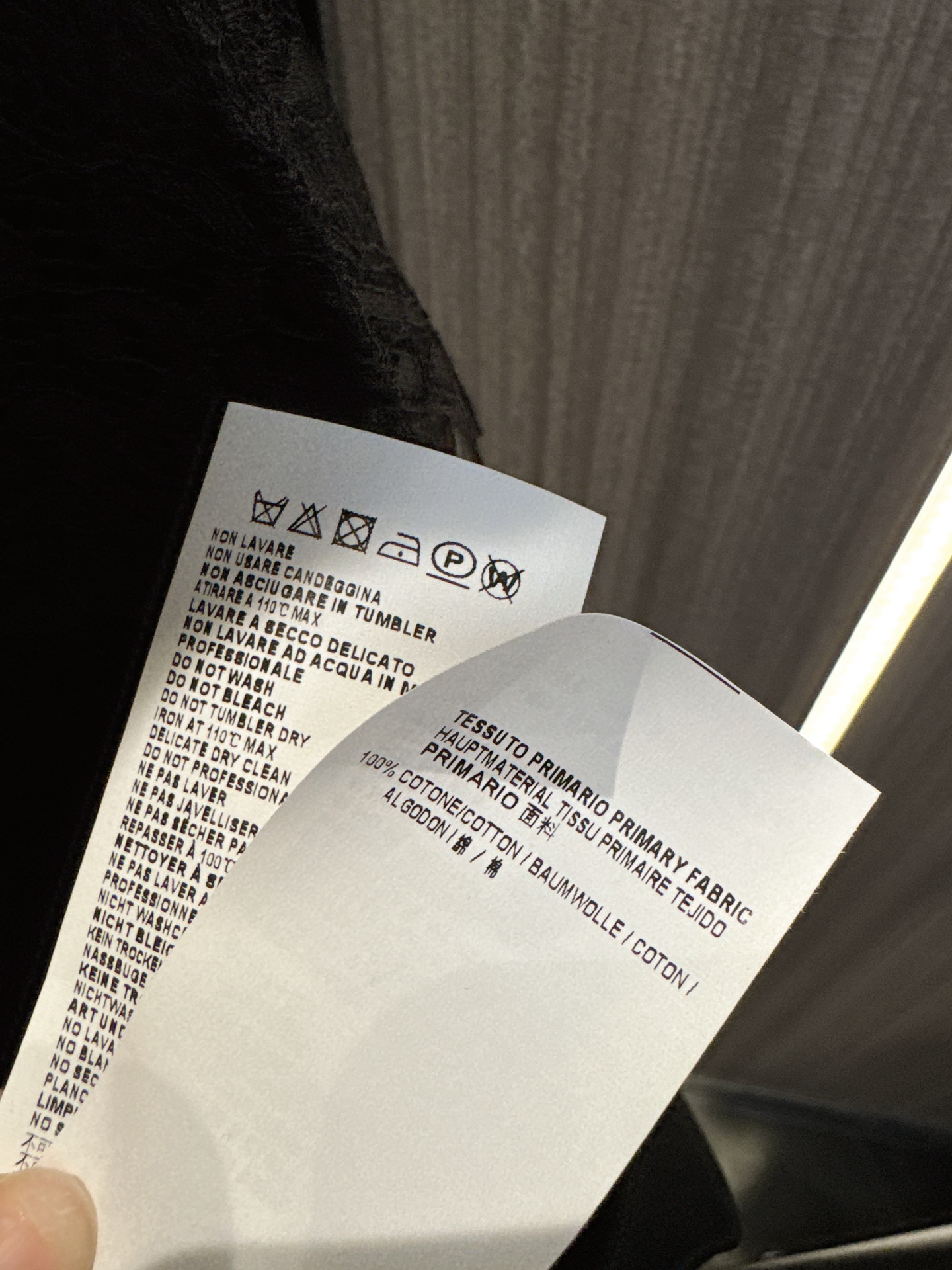 ✨✨✨MM6✨✨✨ 2025秋冬新款💫甜酷女孩必备！蕾丝拼接V领牛仔马甲，硬朗丹宁碰撞柔美蕾丝，中长款设