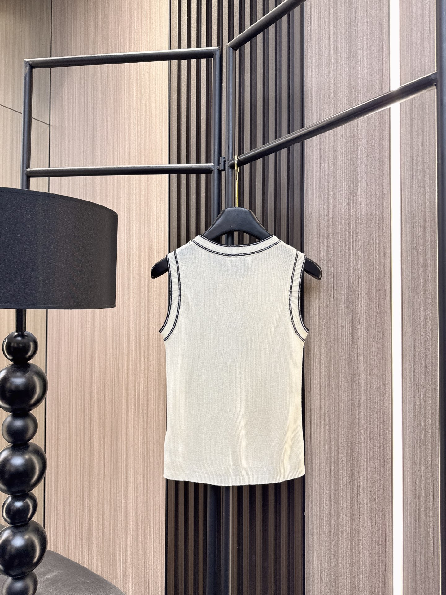 ✨✨✨小香香✨✨✨2025秋冬新款💫 【轻奢小香风】70%绵羊毛+30%精梳棉混纺背心上新✨ 撞色明线勾