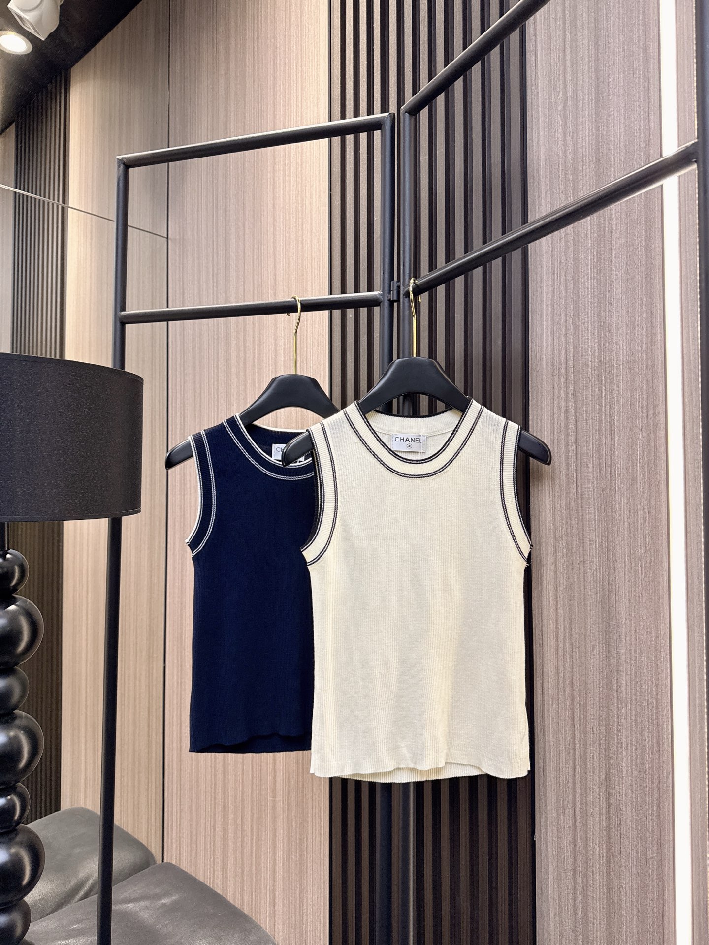 ✨✨✨小香香✨✨✨2025秋冬新款💫 【轻奢小香风】70%绵羊毛+30%精梳棉混纺背心上新✨ 撞色明线勾