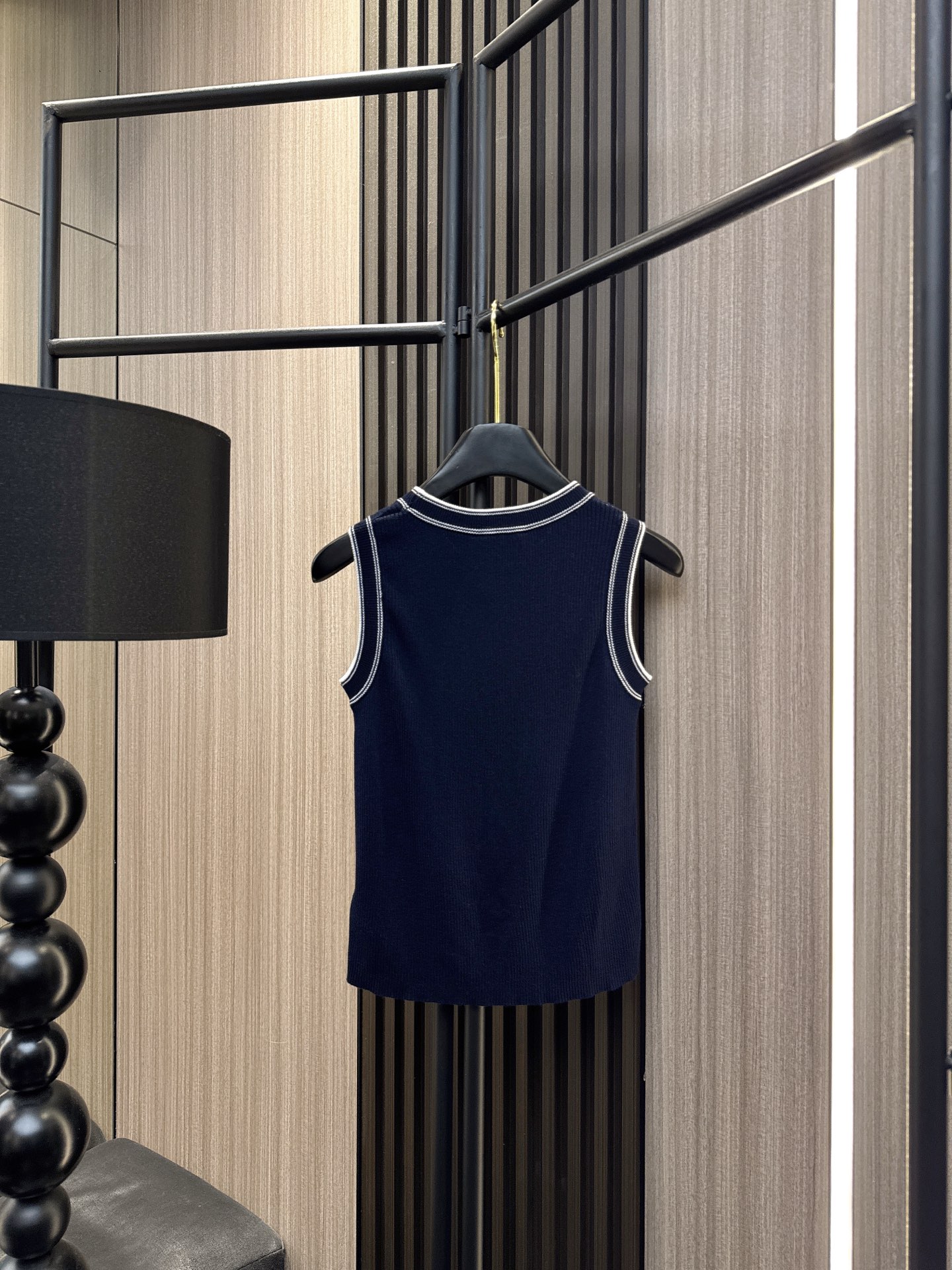 ✨✨✨小香香✨✨✨2025秋冬新款💫 【轻奢小香风】70%绵羊毛+30%精梳棉混纺背心上新✨ 撞色明线勾