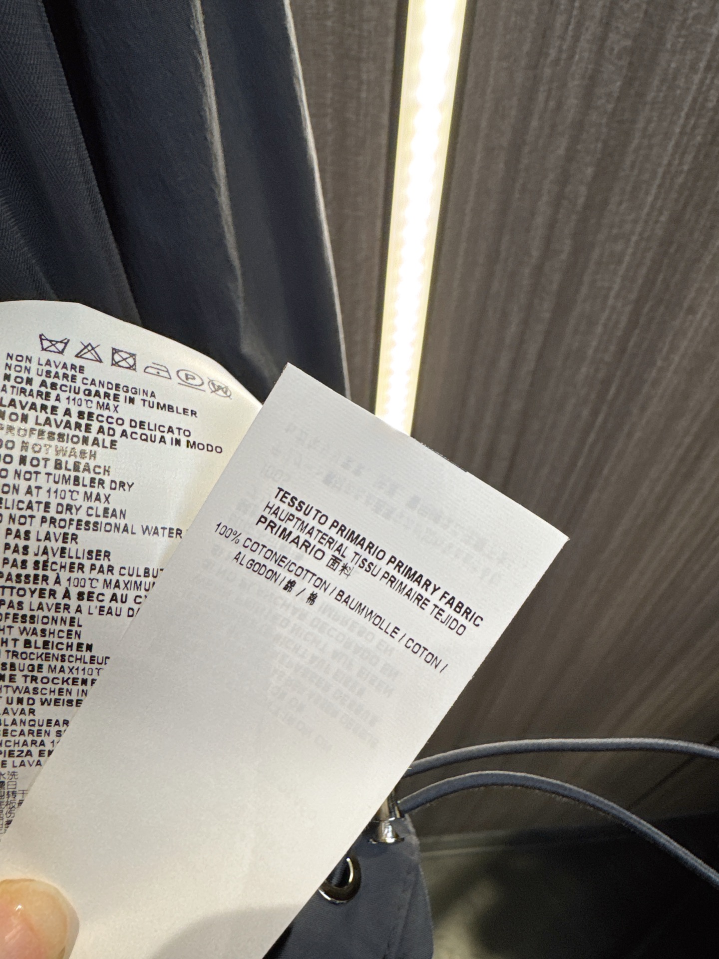 ✨✨✨MM6✨✨✨2025秋冬新款💫下摆抽绳+网纱拼接假两件上衣 解锁秋冬高级感穿搭～ ✨立体剪裁圆领显