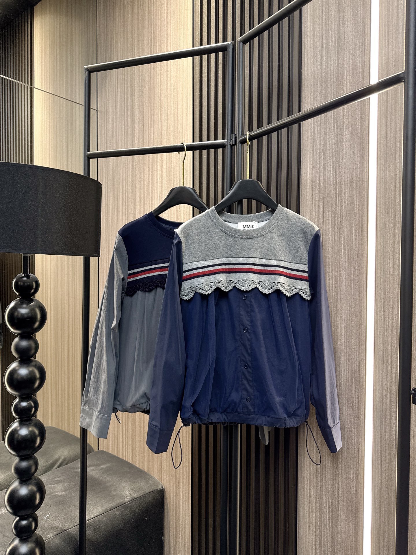 ✨✨✨MM6✨✨✨2025秋冬新款💫下摆抽绳+网纱拼接假两件上衣 解锁秋冬高级感穿搭～ ✨立体剪裁圆领显