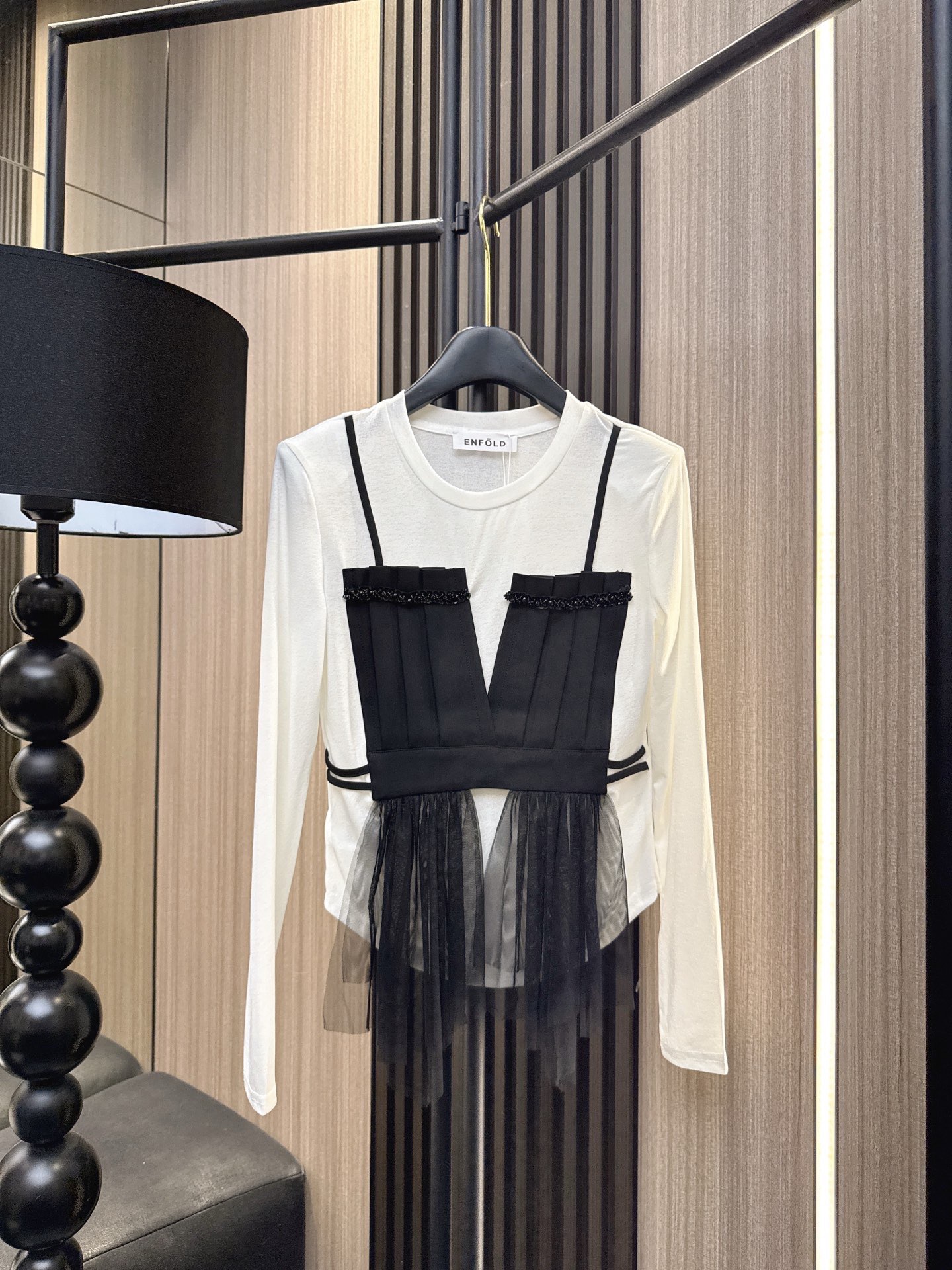 ✨✨✨ENFOLD✨✨✨2025秋冬新款💫珠片网纱拼接吊带圆领长袖假两件上衣🌟优雅与俏皮并存的百搭单品！