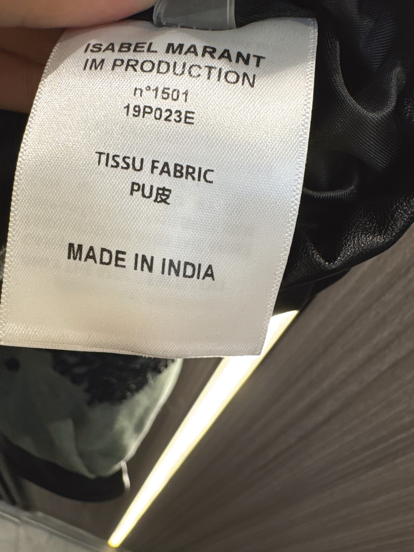 ✨✨✨伊莎贝尔✨✨✨2025秋冬新款💫 闪耀街头！梅花形亮片点缀潮流牛仔拼接PU棒球服，前卫的梅花亮片设