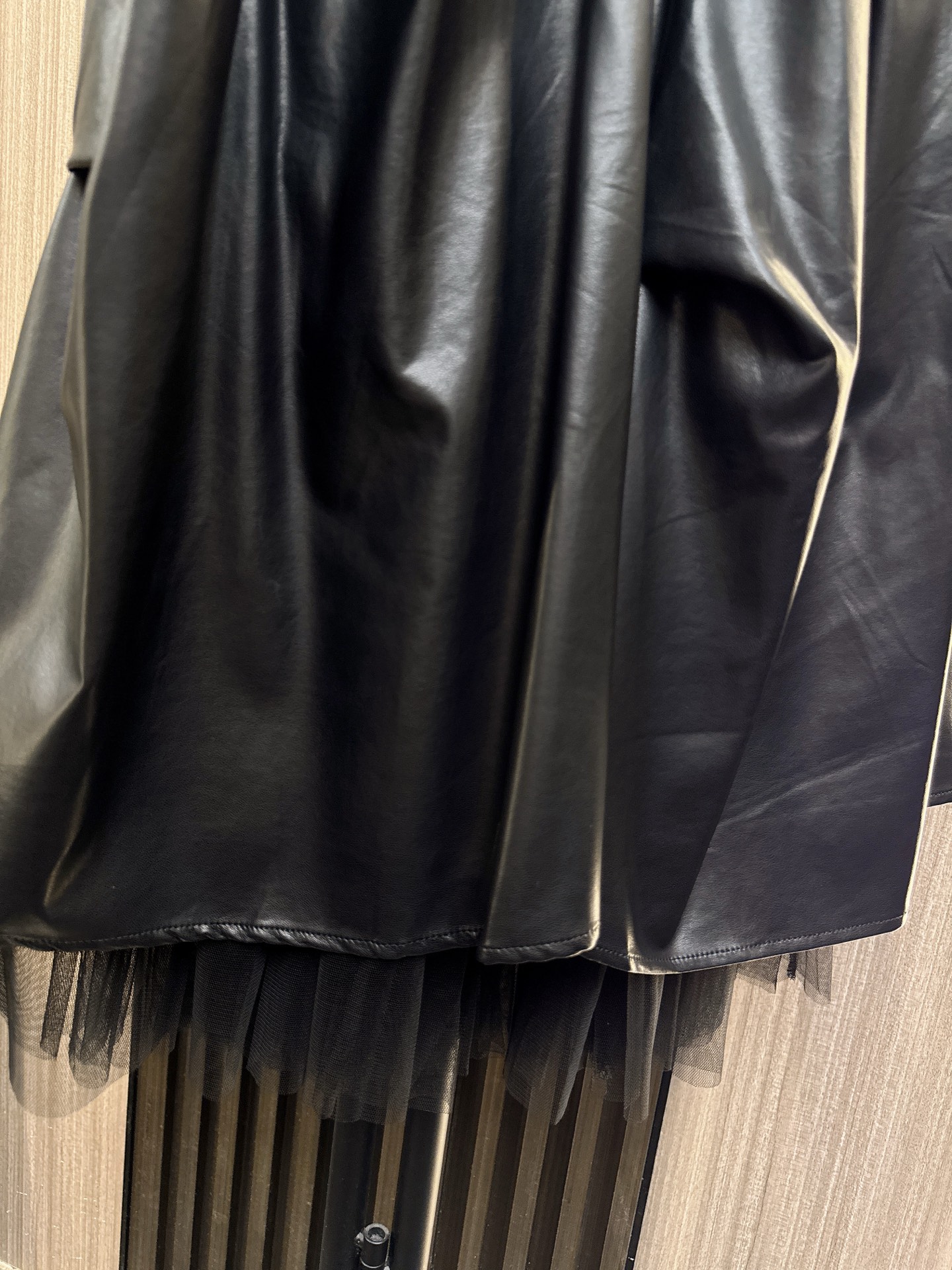 ✨✨✨MM6✨✨✨2025秋冬新款💫 【MM6蛋白皮网纱半裙】✨温柔与酷感并存的双重魅力！精选柔韧蛋白皮