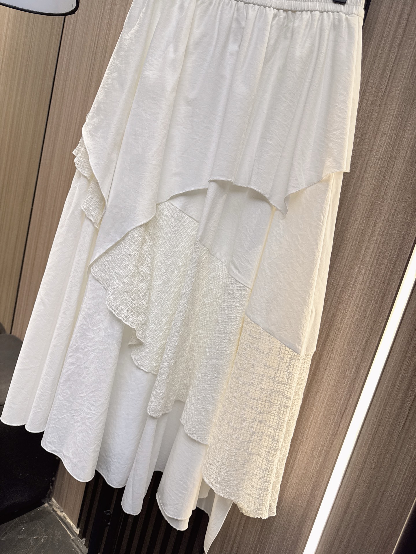 ✨✨✨MM6✨✨✨2025秋冬新款💫 【MM6不规则三层拼接半裙】打破常规剪裁，用不对称层叠设计演绎前卫