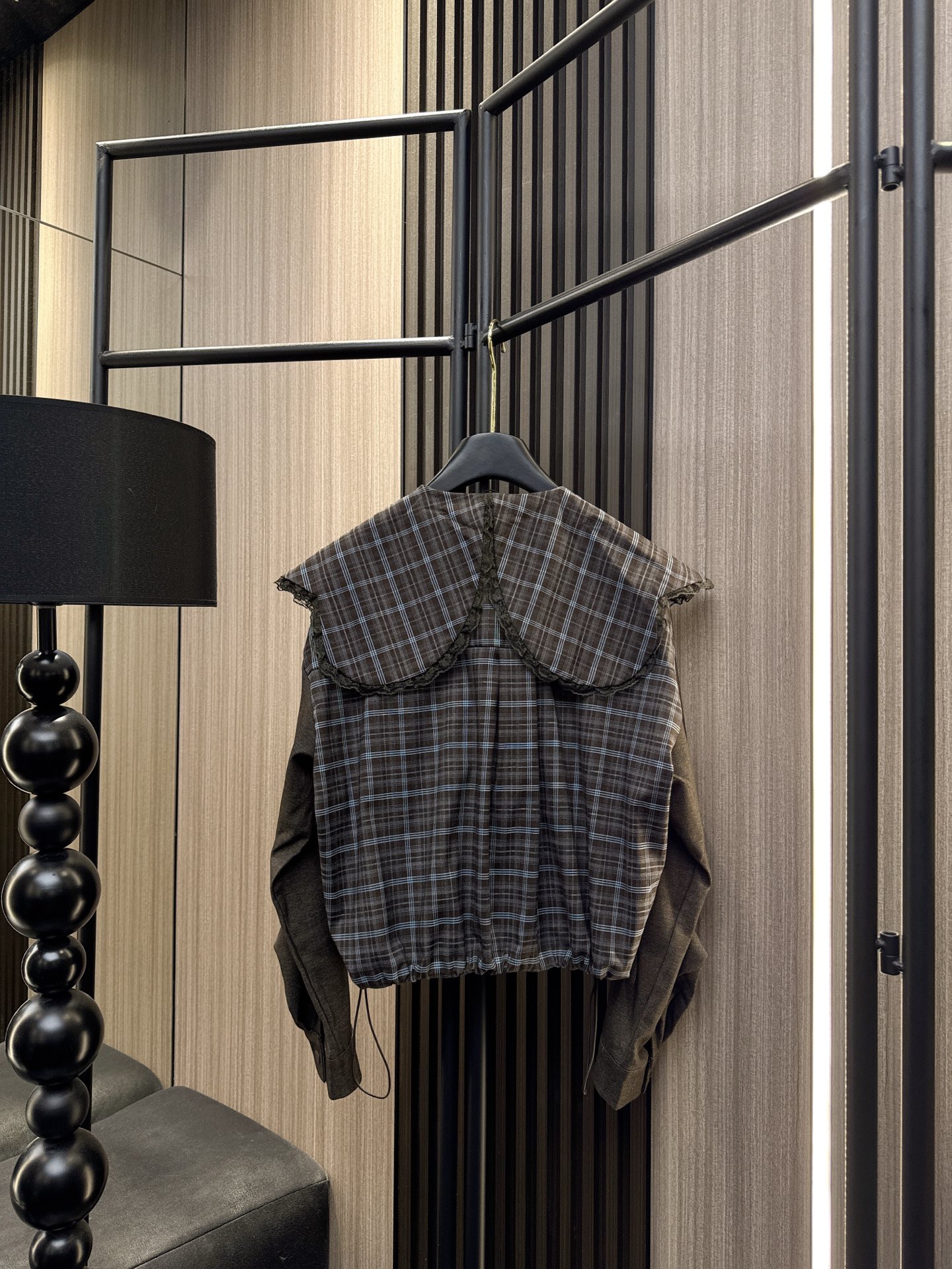 ✨✨✨QOY✨✨✨2025秋冬新款💫 格纹遇见甜美！新款娃娃领褶皱长袖针织假两件上衣来袭~立体剪裁拼接设