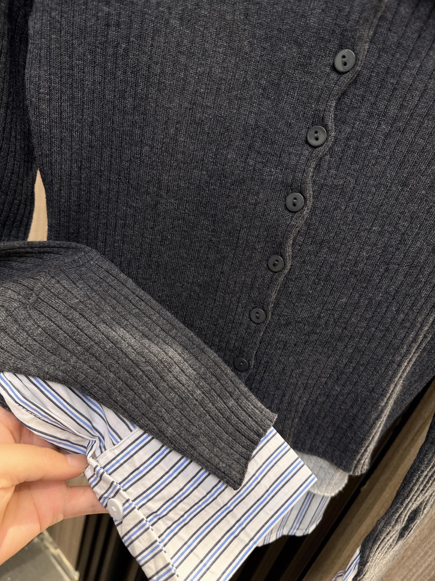 ✨✨✨玛吉拉✨✨✨2025秋冬新款💫 ✨【玛吉拉新品】70%羊毛+30%棉混纺条纹假两件小开衫🔥 精选优