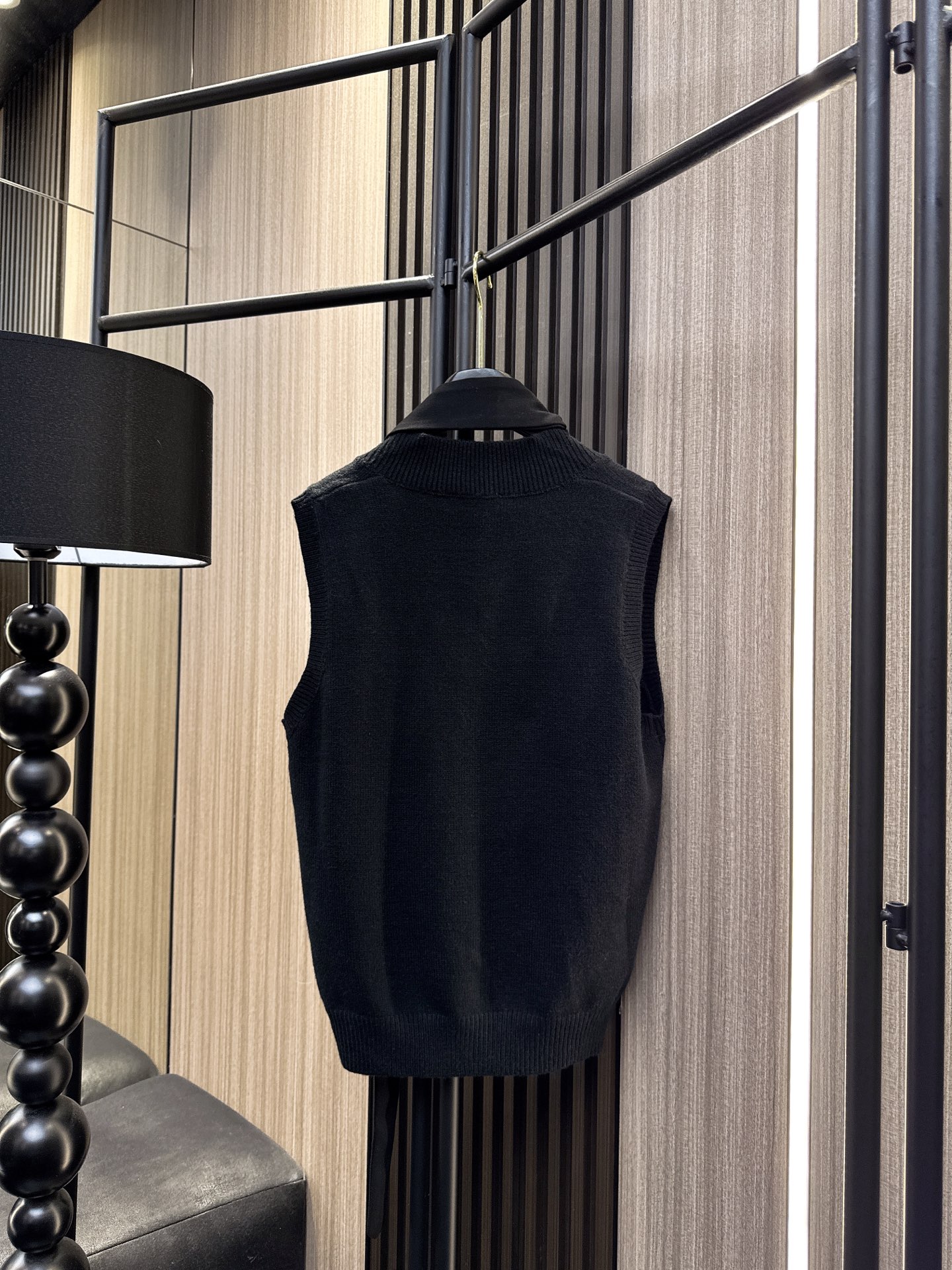 ✨✨✨玛吉拉✨✨✨2025秋冬新款💫 【玛吉拉秋冬新款】70%优质羊毛+30%亲肤棉混纺，撞色领带设计+