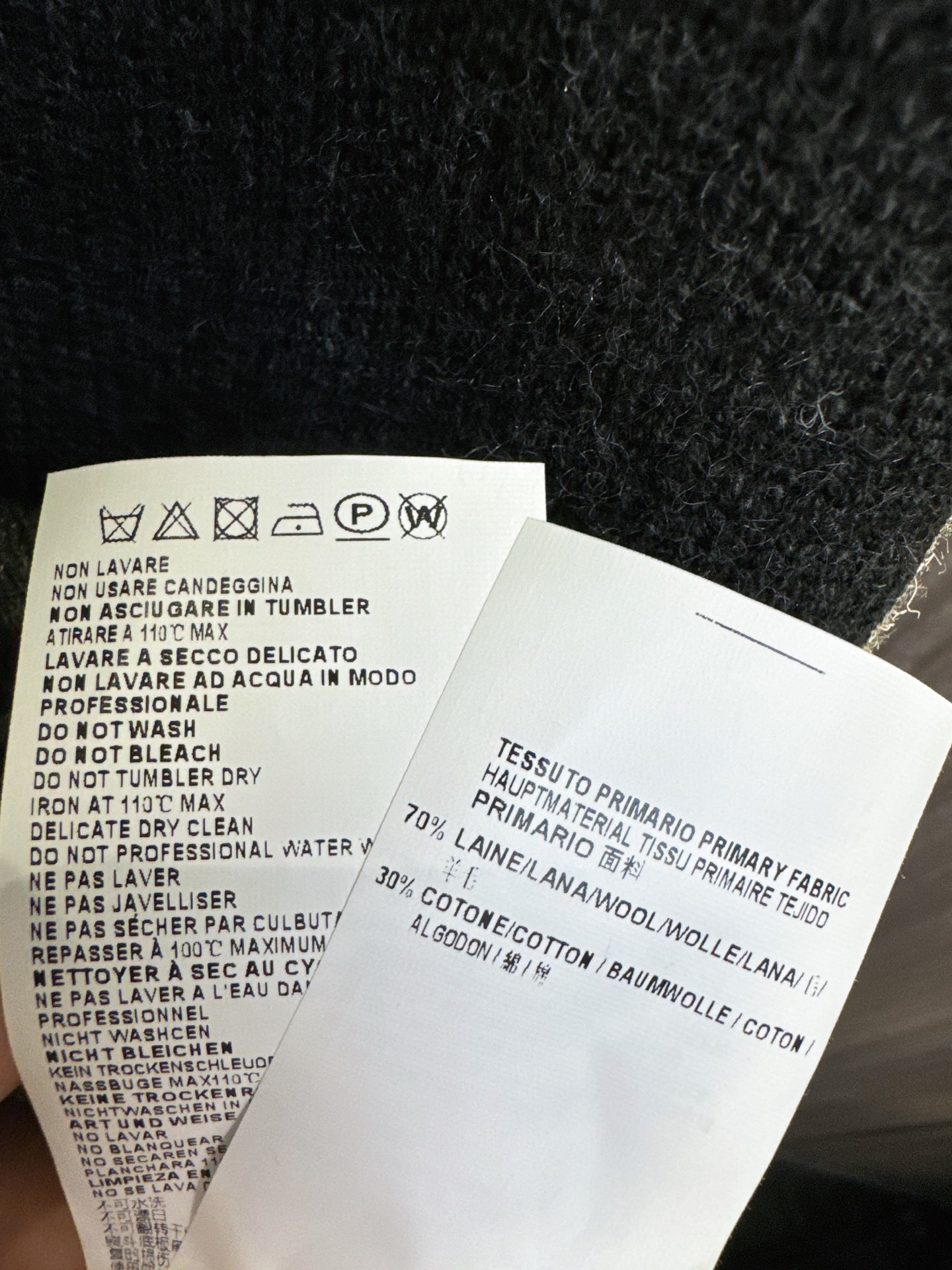 ✨✨✨玛吉拉✨✨✨2025秋冬新款💫 【玛吉拉秋冬新款】70%优质羊毛+30%亲肤棉混纺，撞色领带设计+