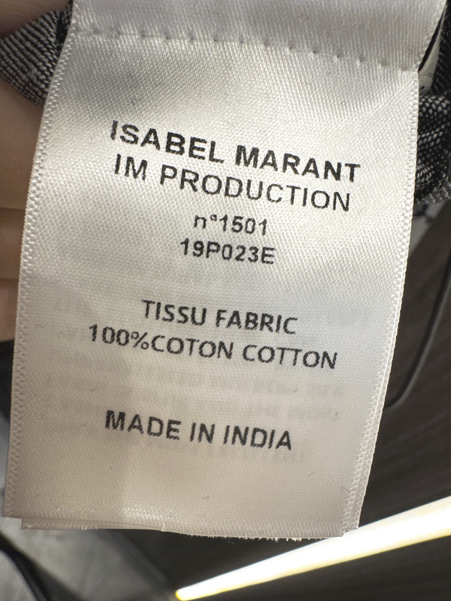 ✨✨✨伊莎贝尔✨✨✨2025秋冬新款💫 提花袖拼接牛仔长袖上衣🔥 独特提花袖设计+经典牛仔拼接，百搭显瘦