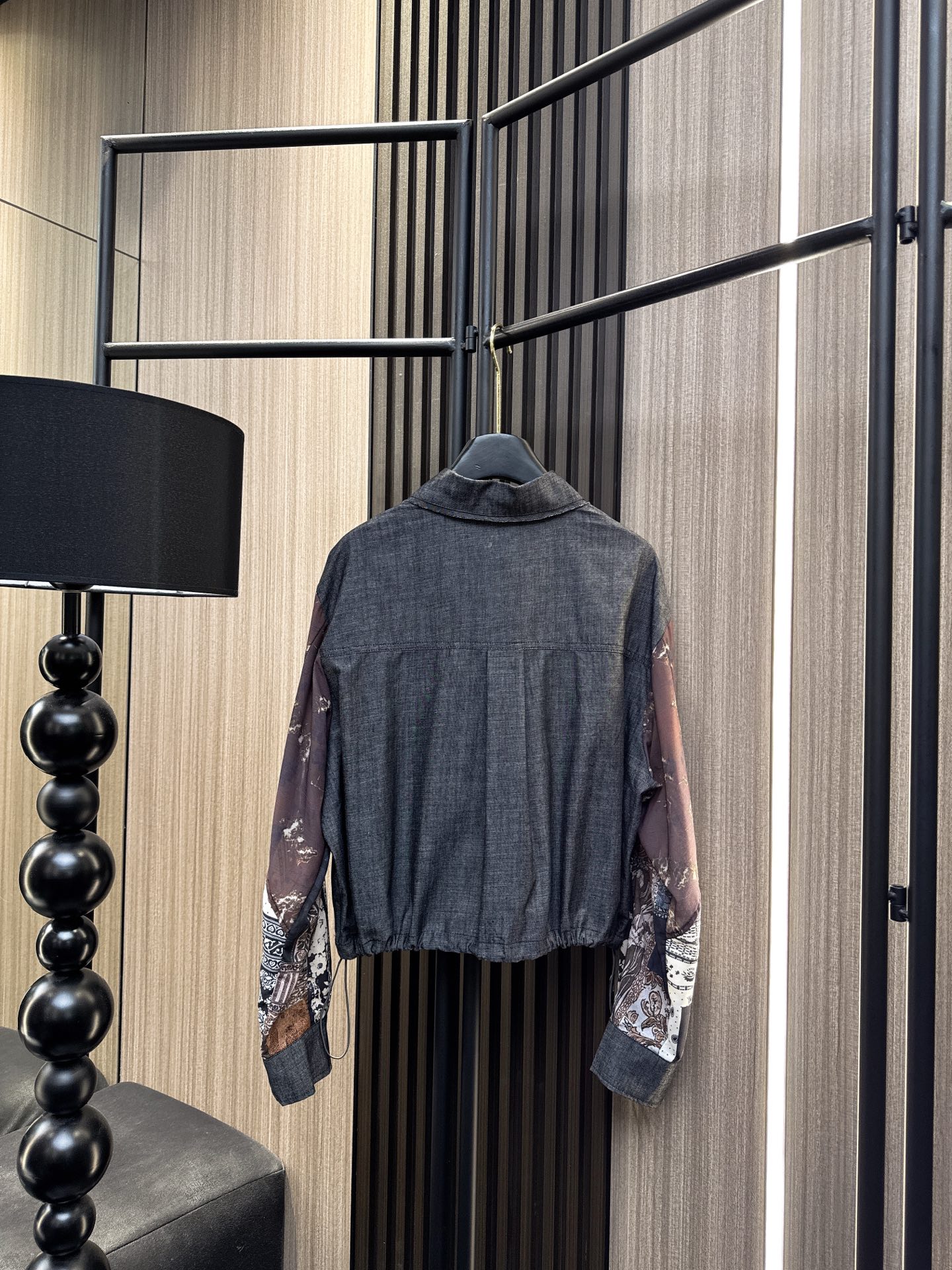 ✨✨✨伊莎贝尔✨✨✨2025秋冬新款💫 提花袖拼接牛仔长袖上衣🔥 独特提花袖设计+经典牛仔拼接，百搭显瘦