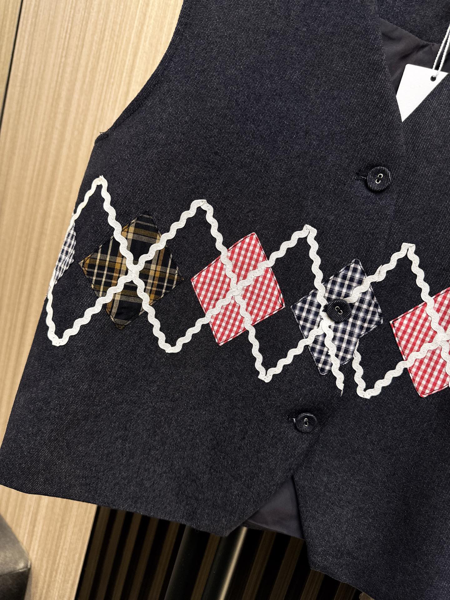 ✨✨✨小香香✨✨✨2025秋冬新款💫 小香风撞色菱形刺绣马甲 ✨ 💫 经典小香风遇上大胆撞色设计，演绎时