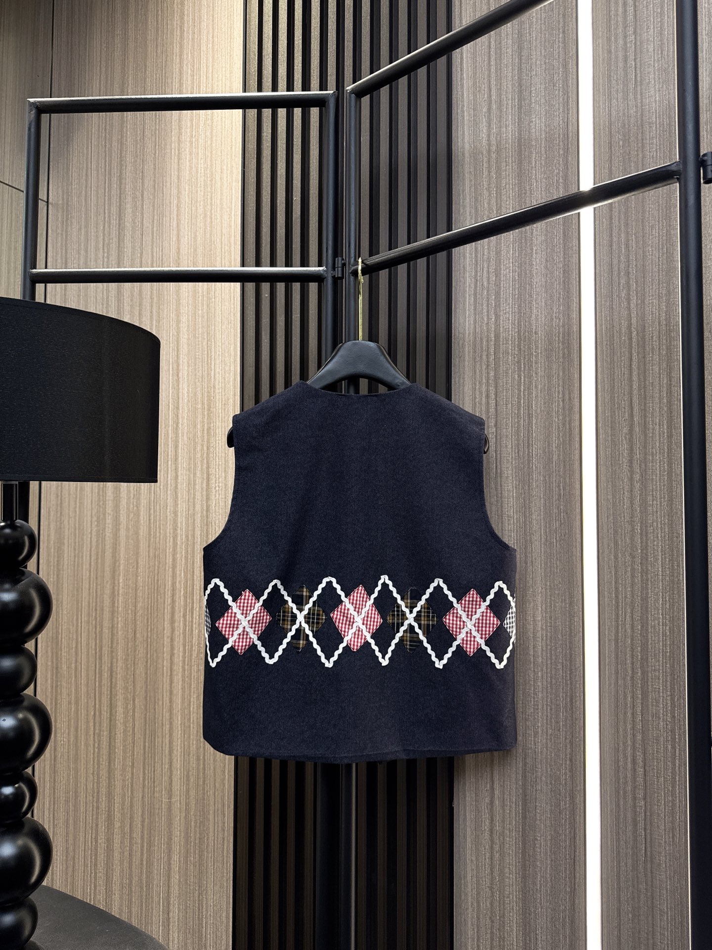 ✨✨✨小香香✨✨✨2025秋冬新款💫 小香风撞色菱形刺绣马甲 ✨ 💫 经典小香风遇上大胆撞色设计，演绎时