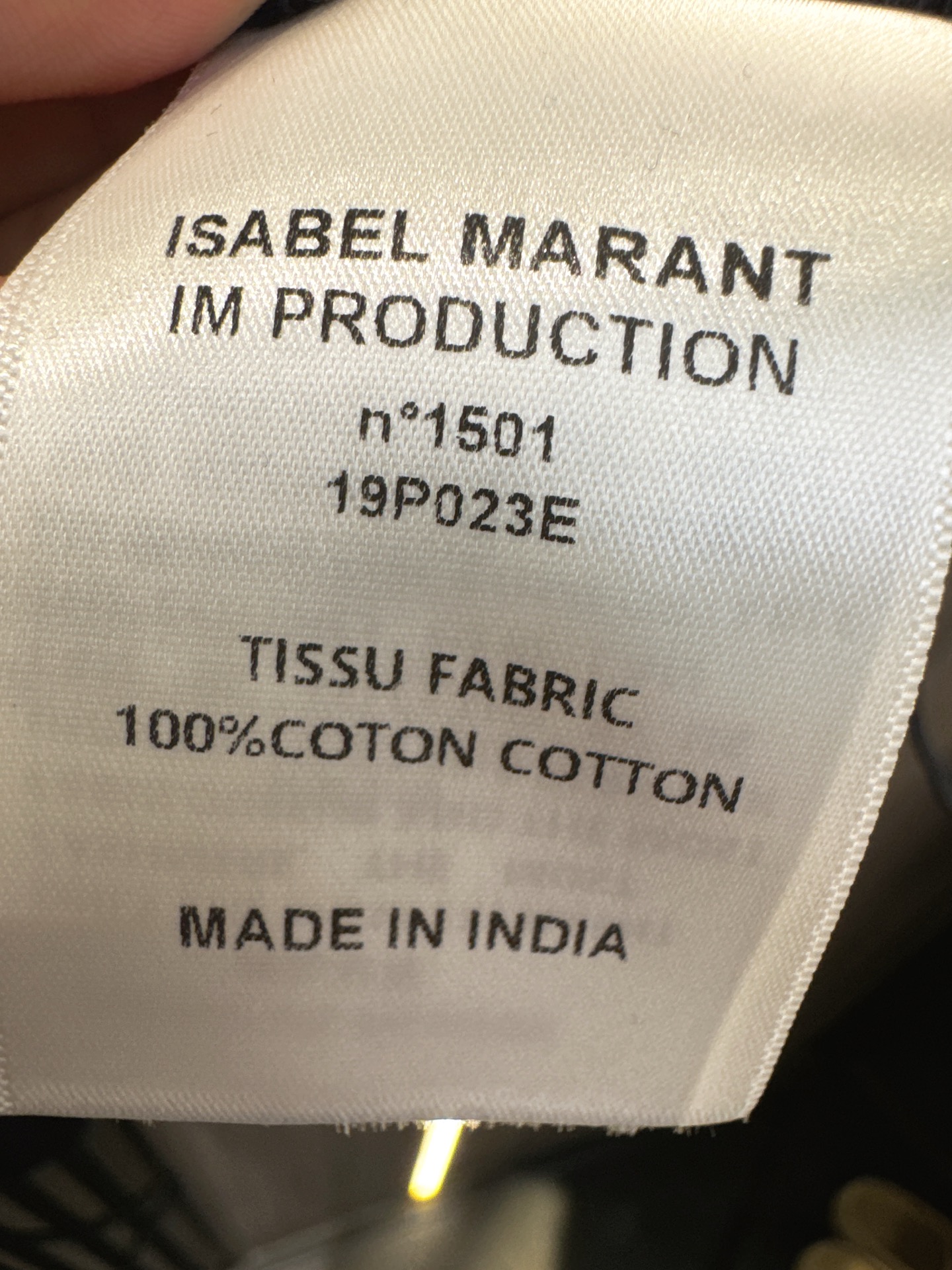 ✨✨✨伊莎贝尔✨✨✨2025秋冬新款💫 这款撞色格子拼接玫瑰刺绣网纱袖卫衣，以独特的设计诠释时尚态度！精