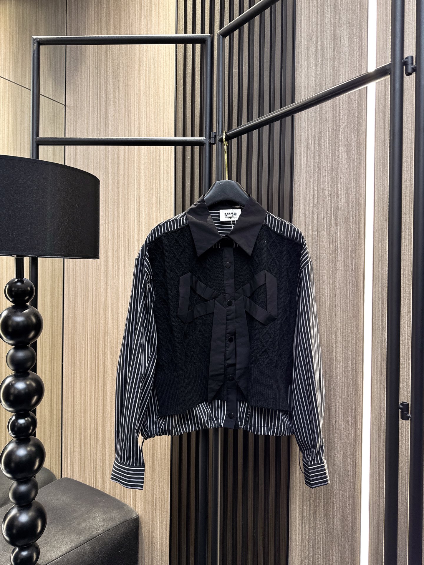 ✨✨✨MM6✨✨✨2025秋冬新款💫 70%羊毛+30%棉混纺！立体蝴蝶结格子衬衫拼接假两件上衣重磅上市