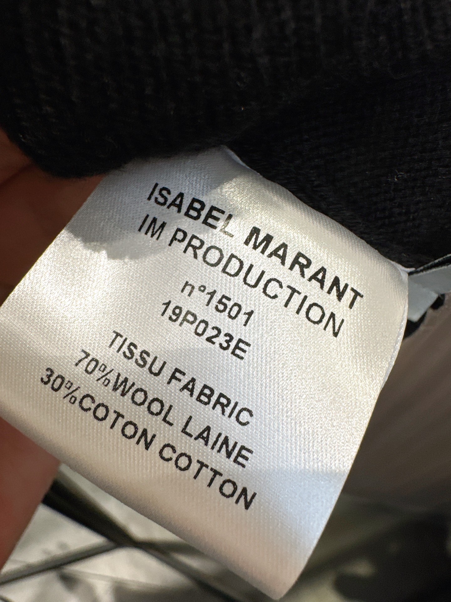 ✨✨✨伊莎贝尔✨✨✨2025秋冬新款【70%羊毛+30%棉】秋冬必备！轻盈保暖蕾丝拼接V领上衣，温柔显瘦