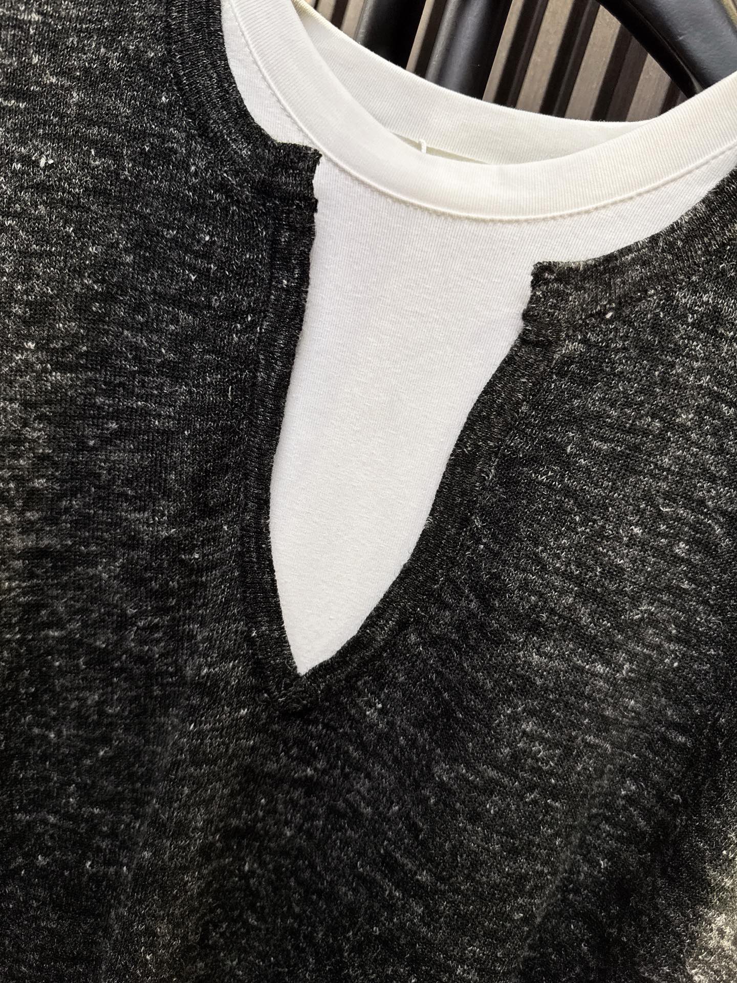 ✨✨✨玛吉拉✨✨✨2025秋冬新款💫 玛吉拉系列假两件上衣，精选20%羊绒+80%优质棉混纺面料，柔软亲