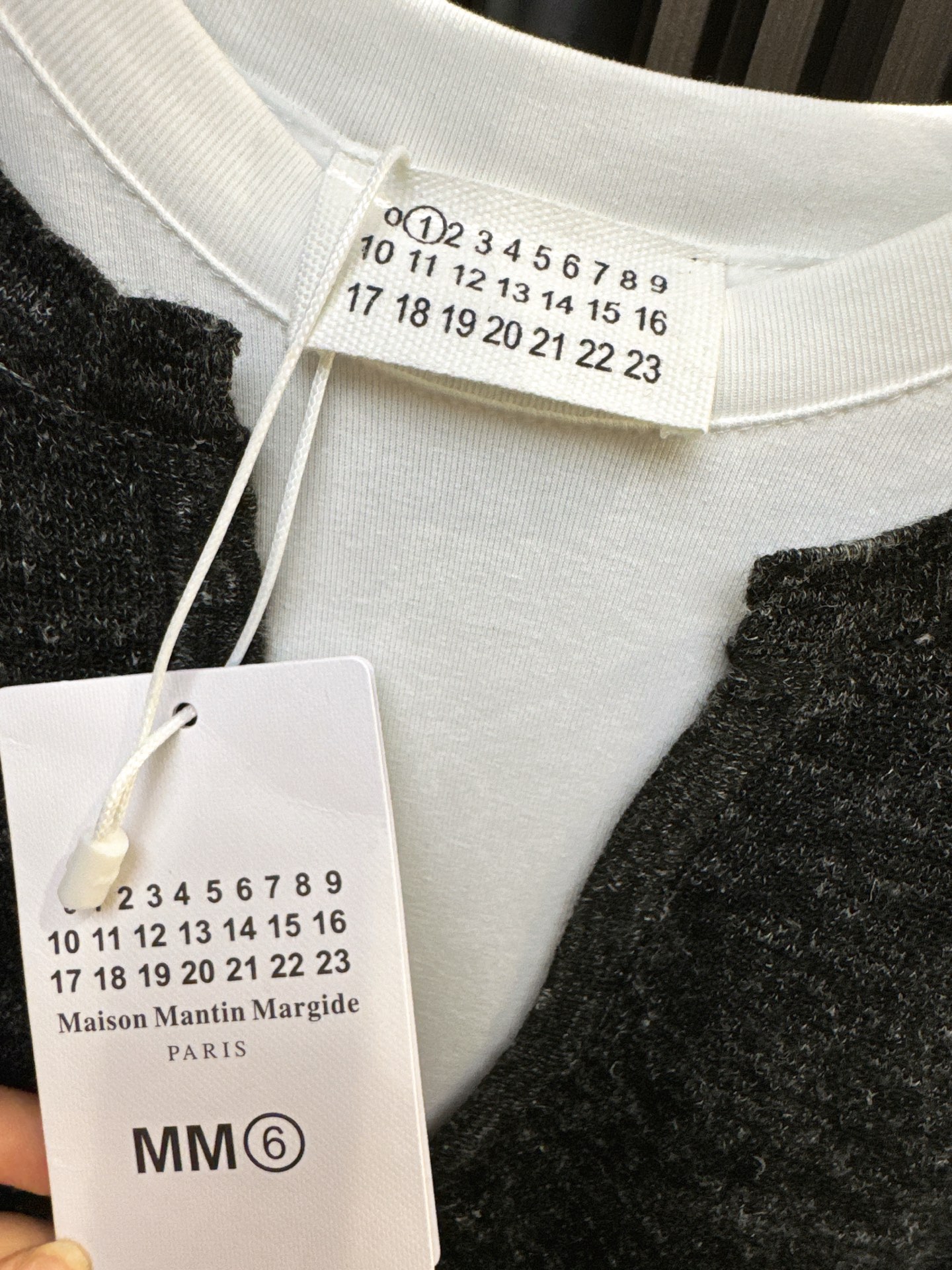 ✨✨✨玛吉拉✨✨✨2025秋冬新款💫 玛吉拉系列假两件上衣，精选20%羊绒+80%优质棉混纺面料，柔软亲